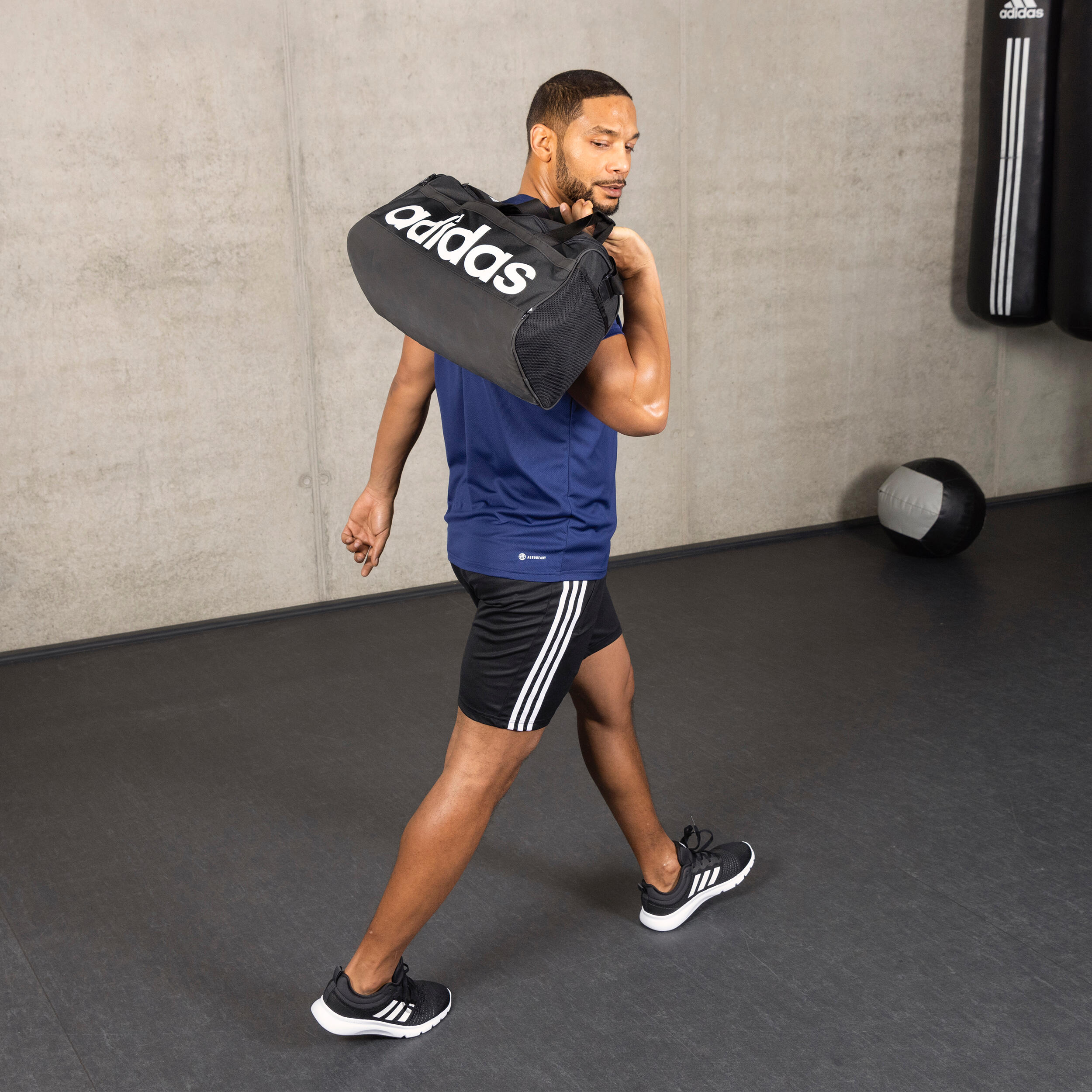 Adidas fitness táska hotsell