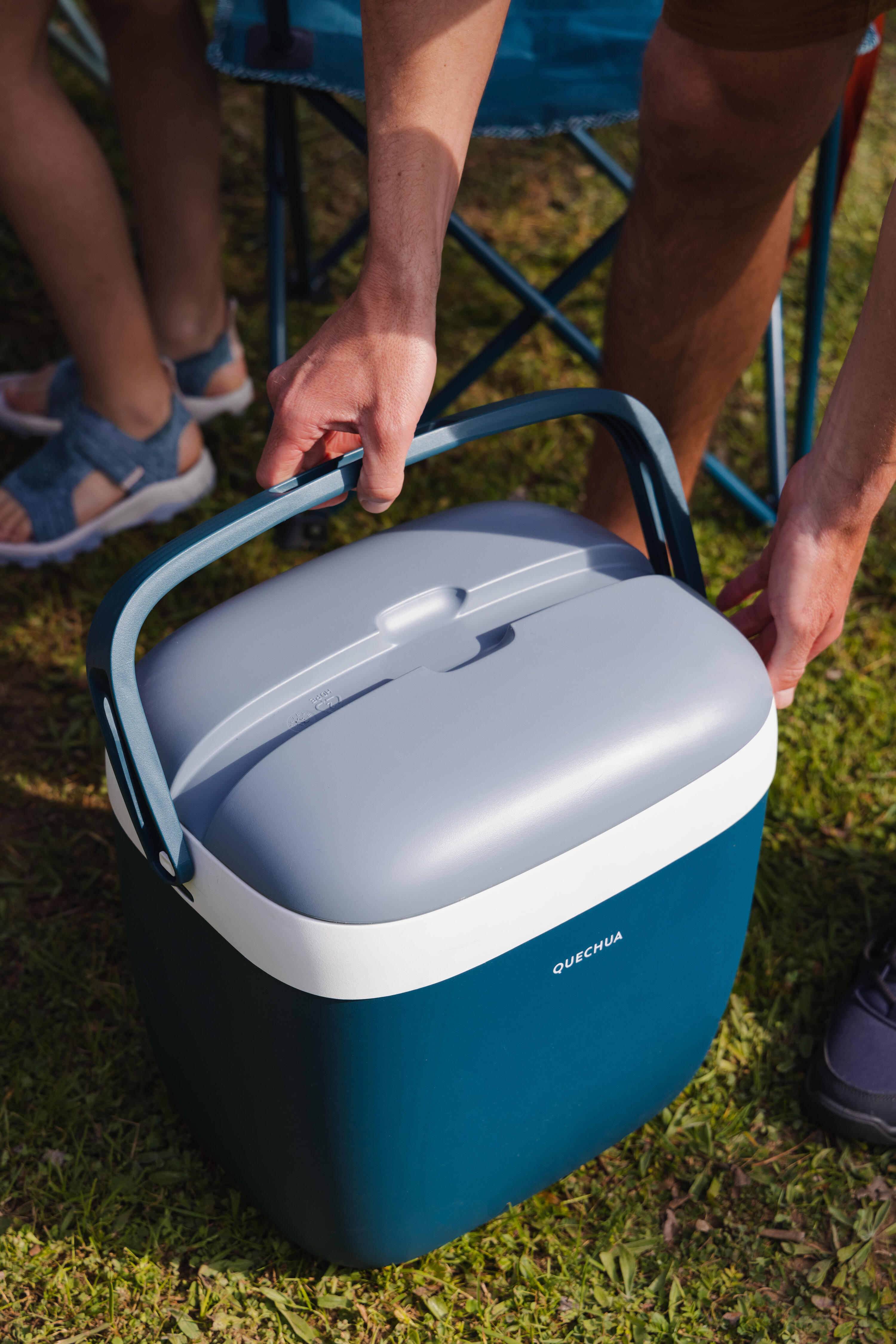 RIGID CAMPING COOLER  - 22 LITRES  - STAYS COOL FOR 5 HOURS 3/8