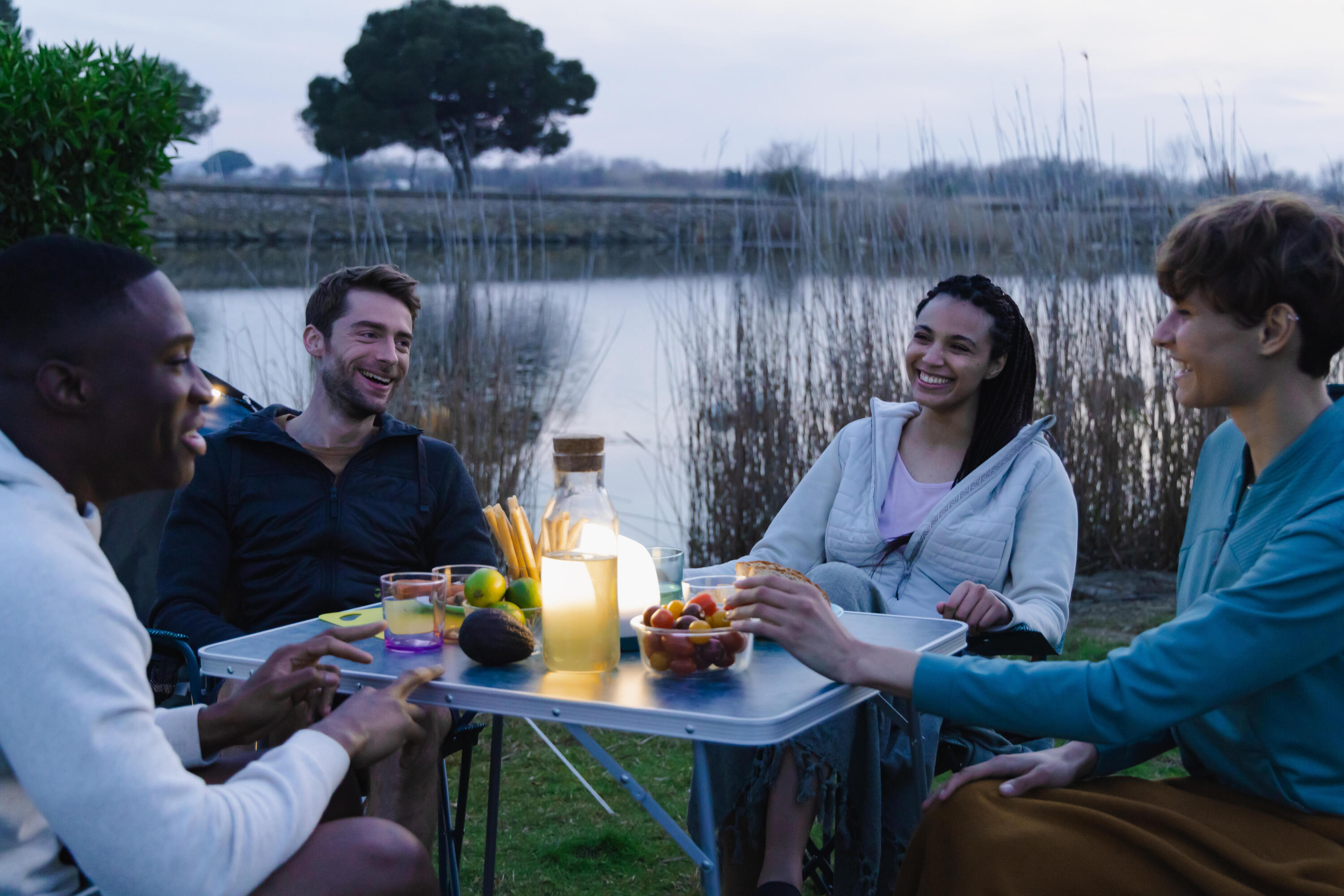 Mesa de camping plegable para 2-4 personas  11/13