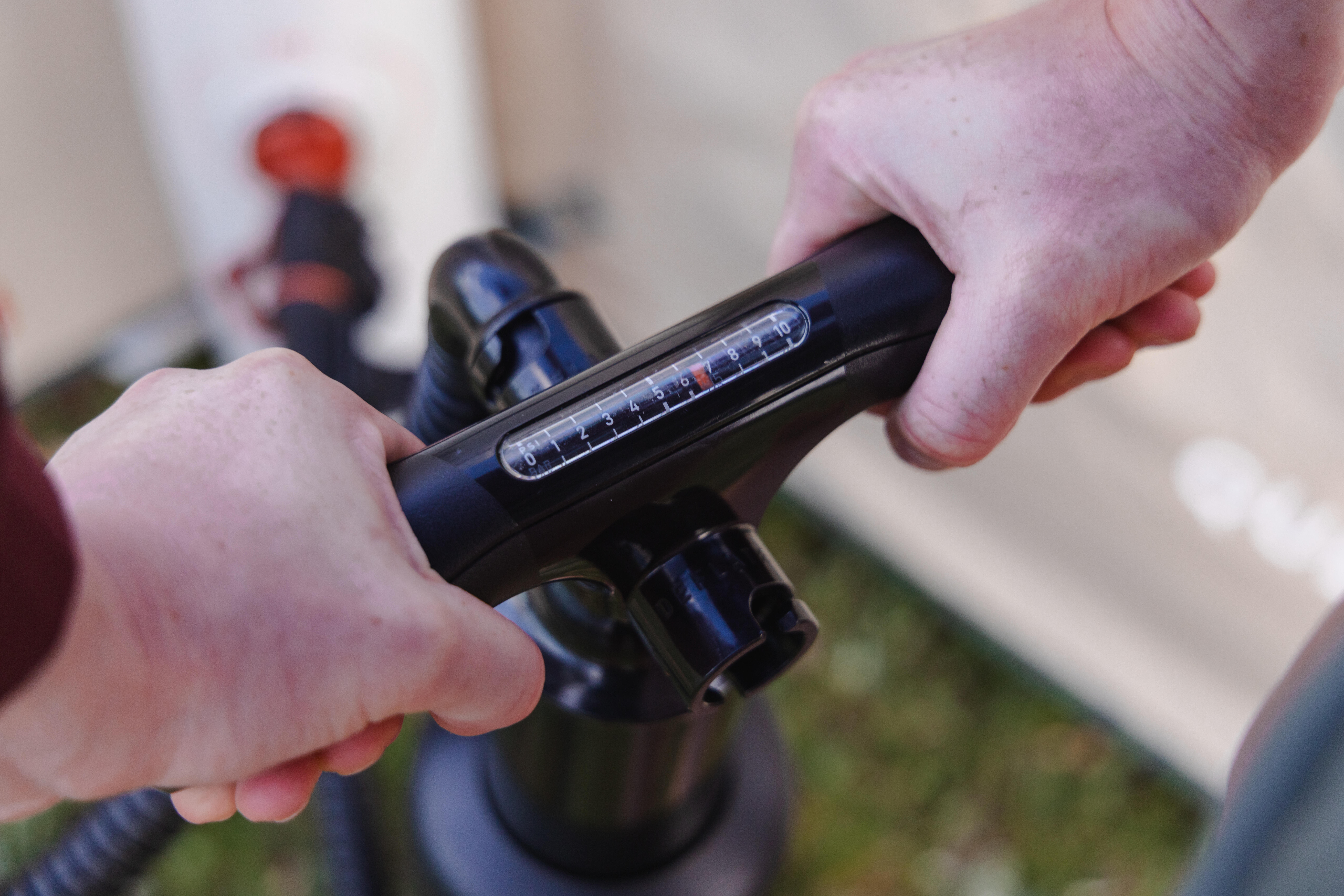 Pompe à main camping Ultim Comfort 10 PSI pour tente gonflable - QUECHUA