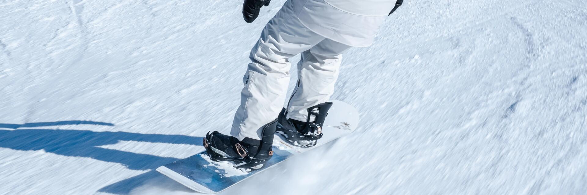 Osoba jeżdżąca na snowboardzie w Polsce