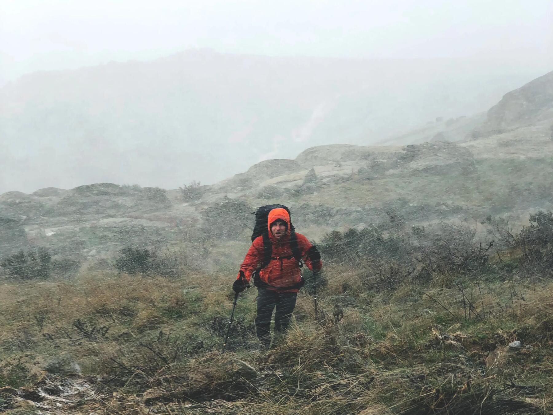 Comment marcher sous la pluie ?
