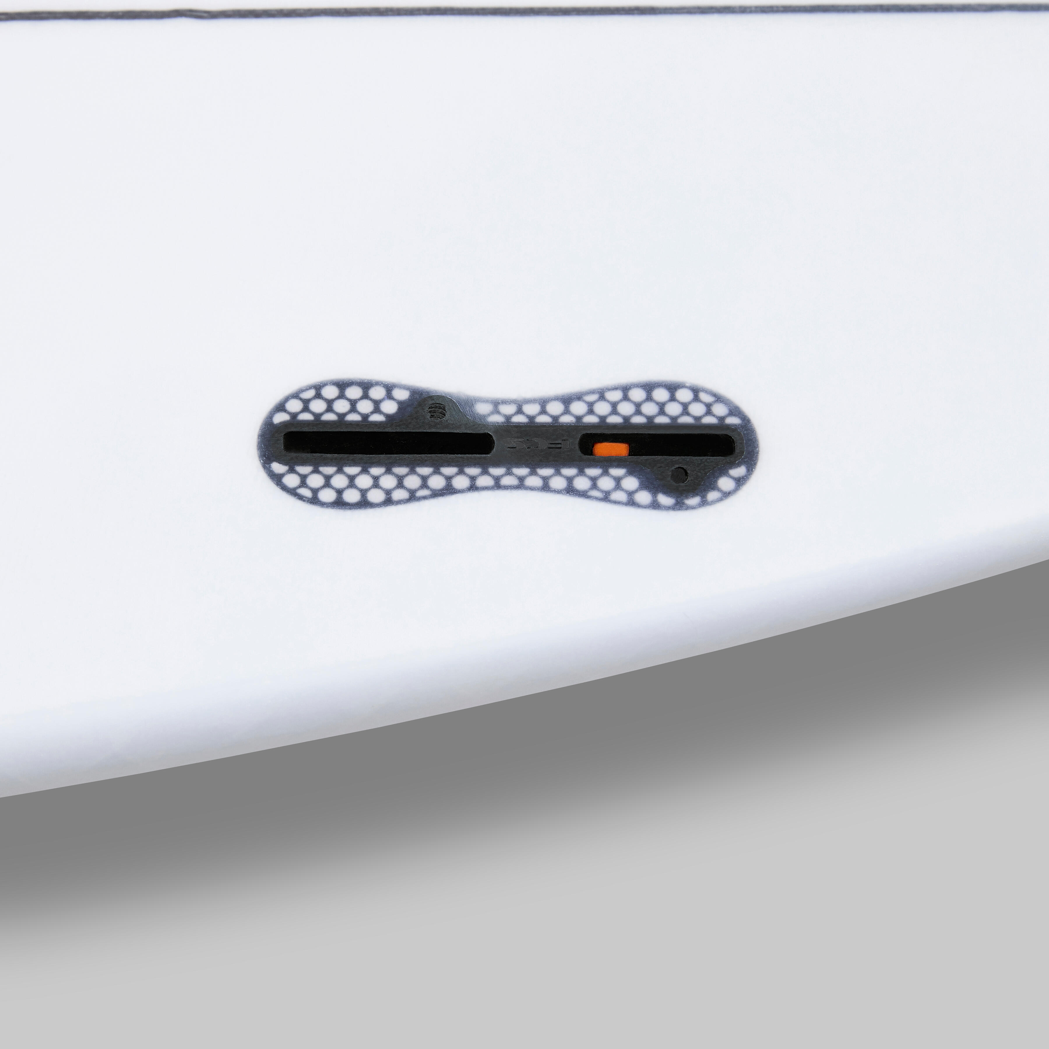 OLAIAN Surf shortboard 900" Perf 6'2 31 l bez · záber 11