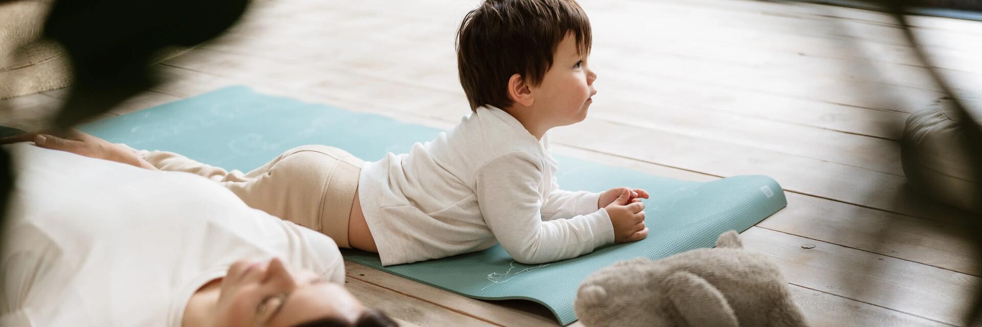 8 postures de yoga enfant facile à faire à la maison