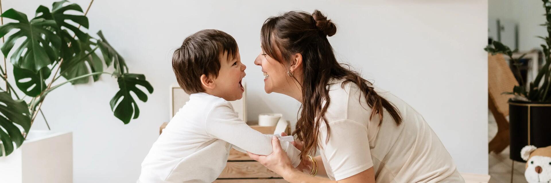 10 einfache Übungen für Eltern und Kinder von 2 bis 4 Jahren