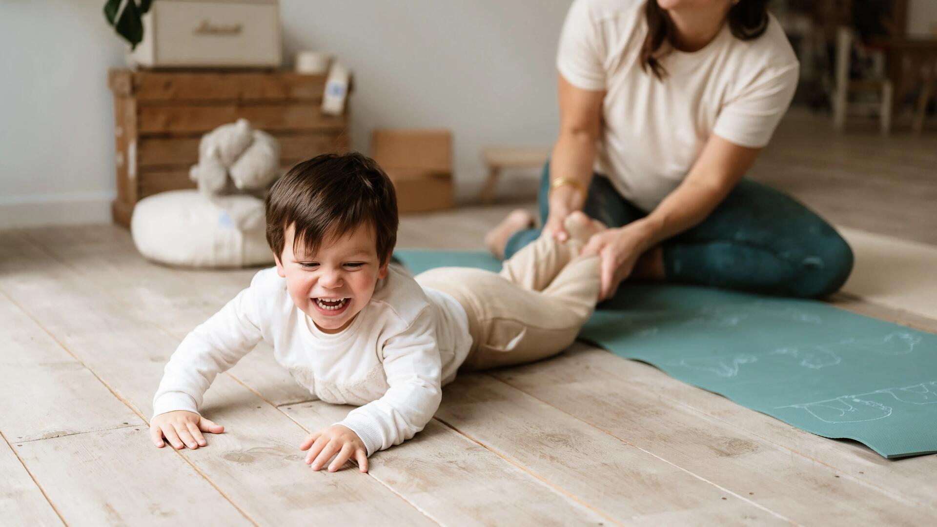 8 postures de yoga enfant facile à faire à la maison
