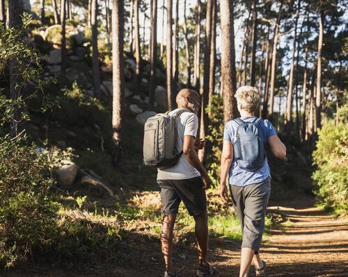 young-woman-wearing-quecha-sunglasses
