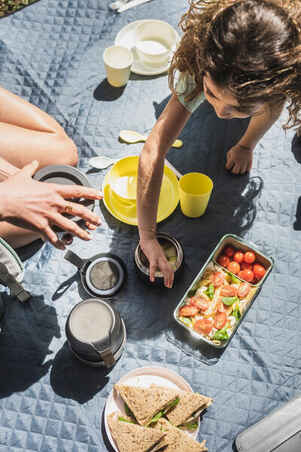 Comfort blanket for picnics and camping - 170 x 140 cm