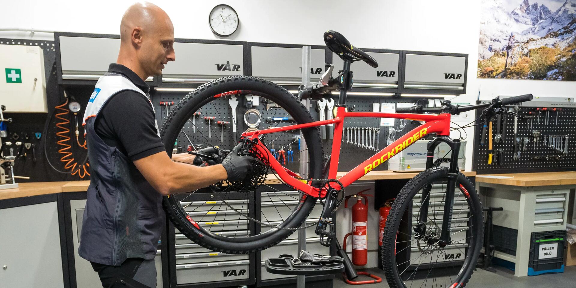BICICLETĂ ROCKRIDER ST 50: Manual de instrucțiuni, reparații
