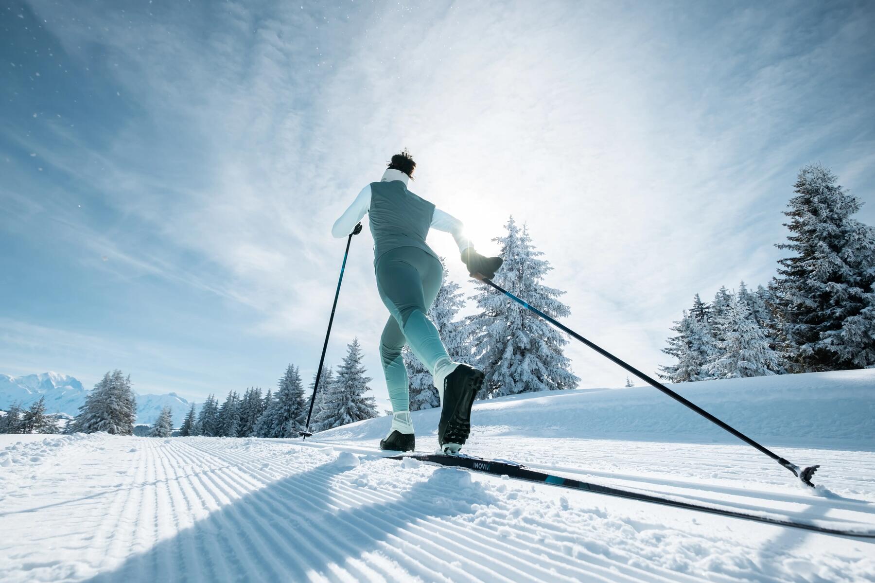 woman skiing