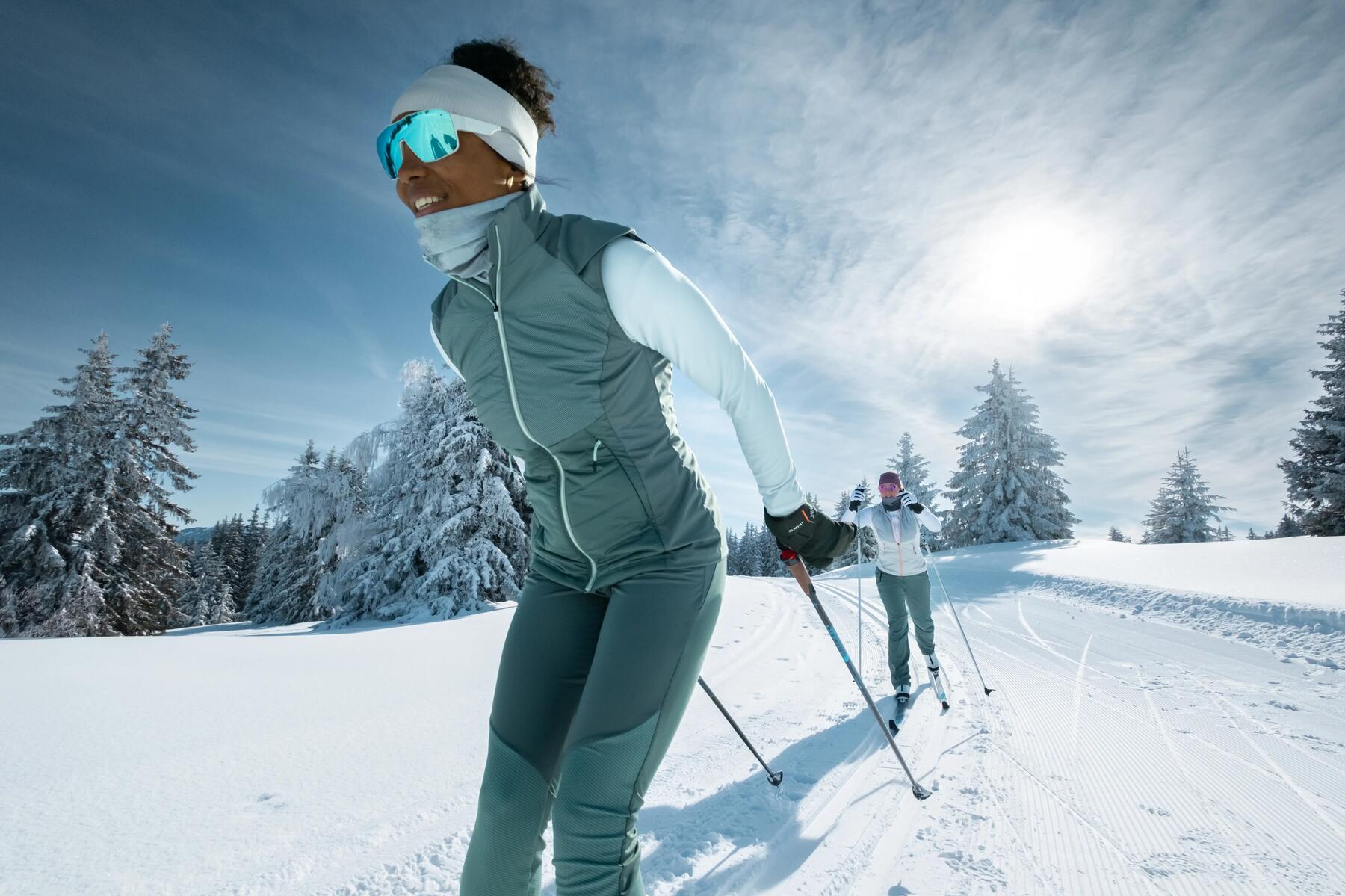 woman skiing