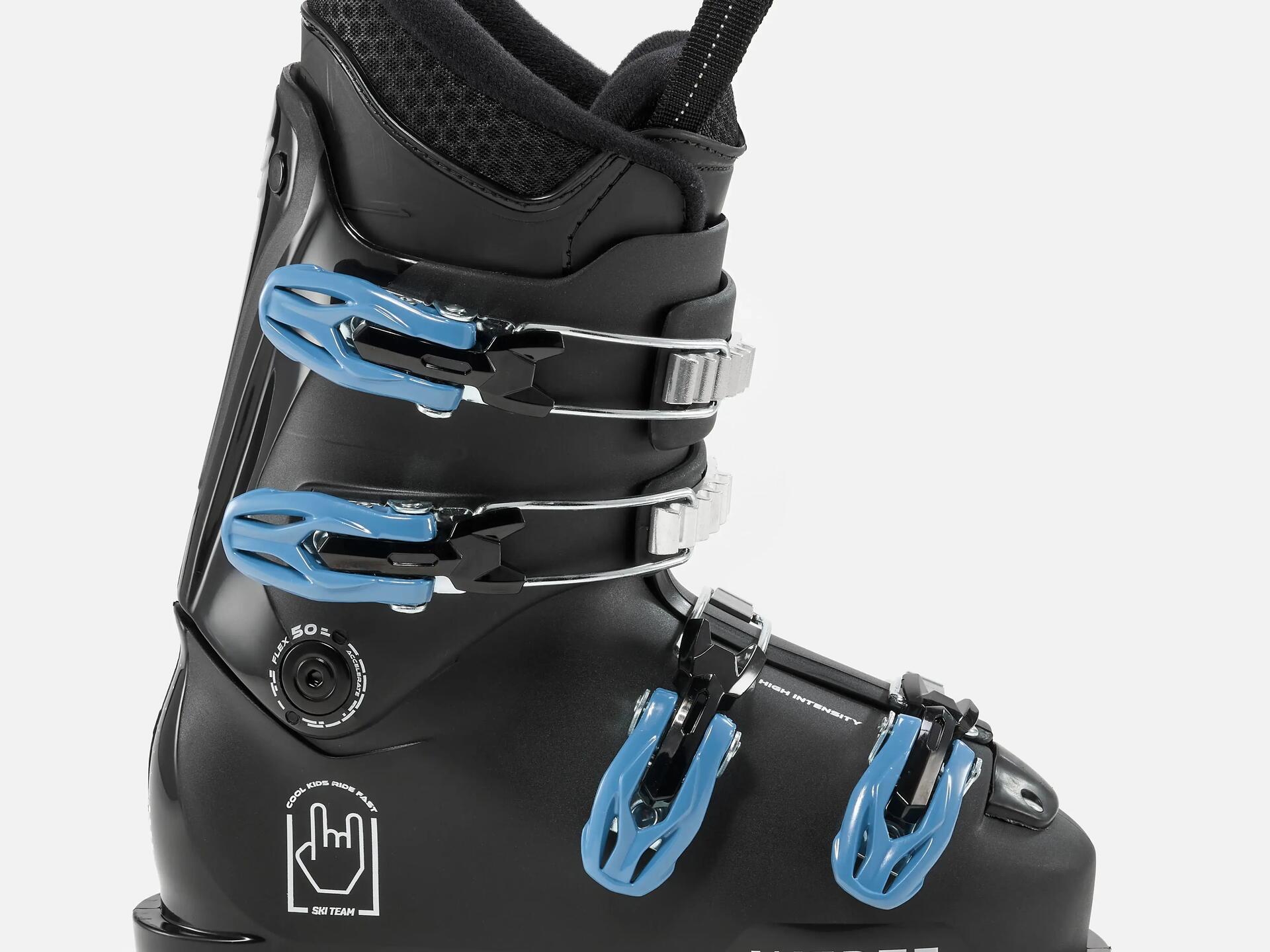 How to choose kids ski boots