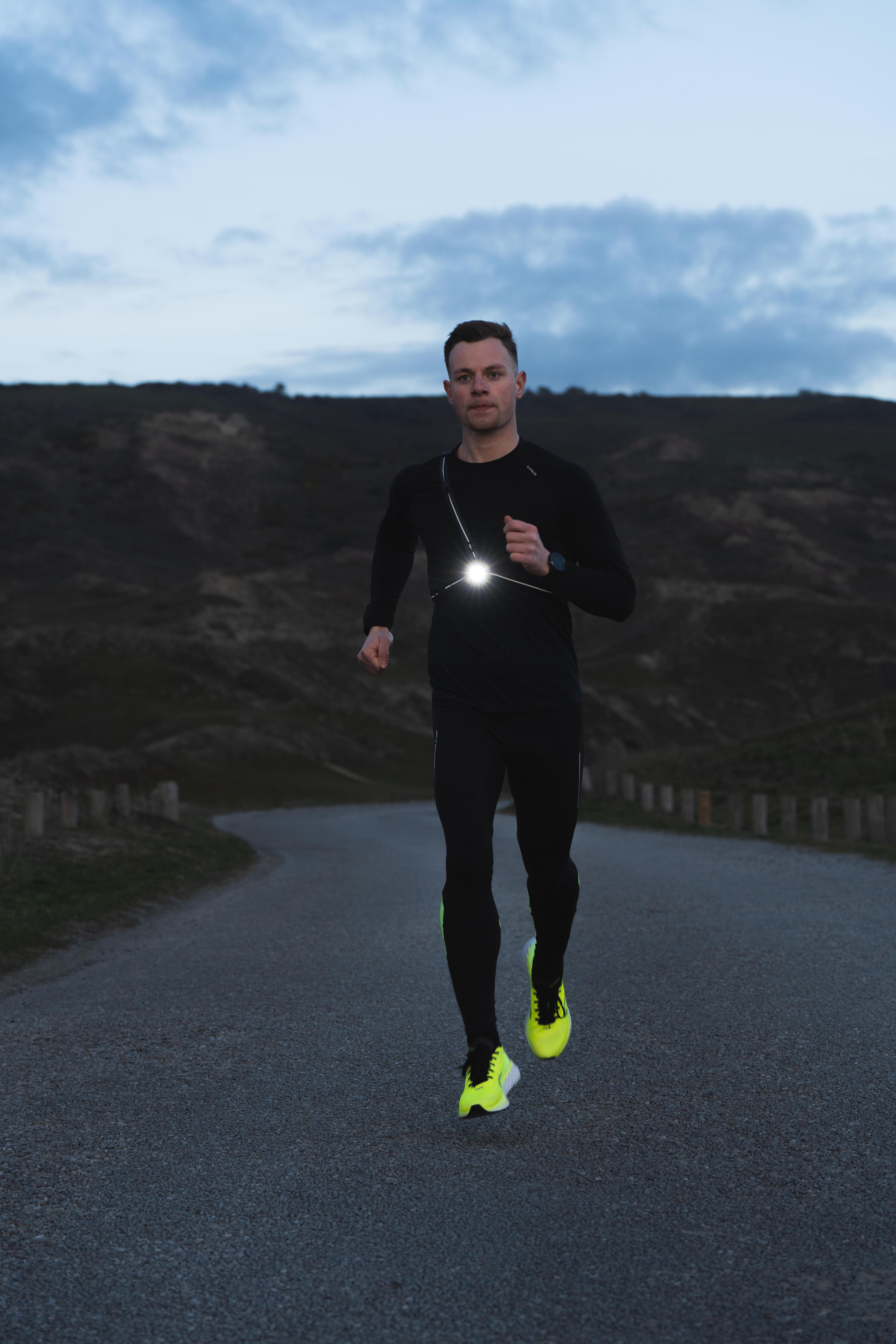 LANTERNA DE CORRIDA PEITORAL RUN LIGHT 250 FW19 Preto 19/21