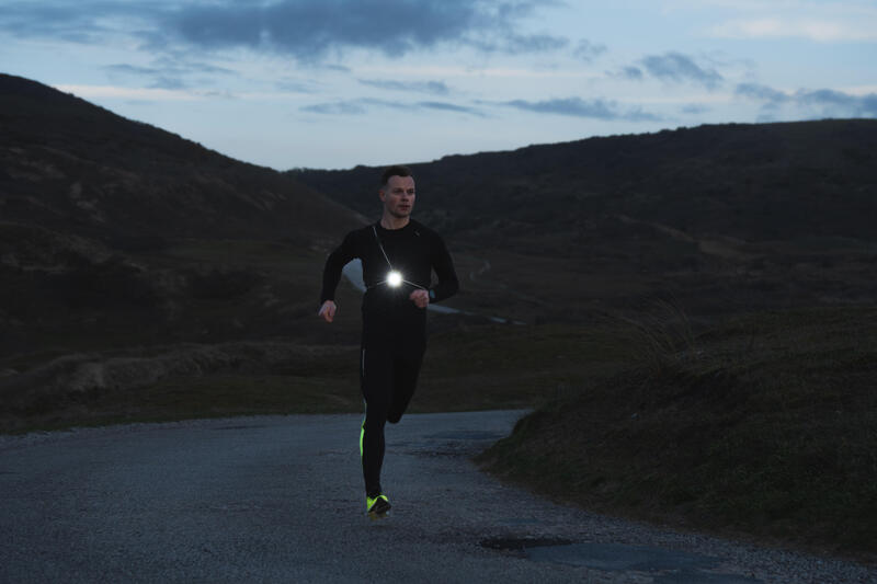 Courir quand il fait nuit : conseils pratiques