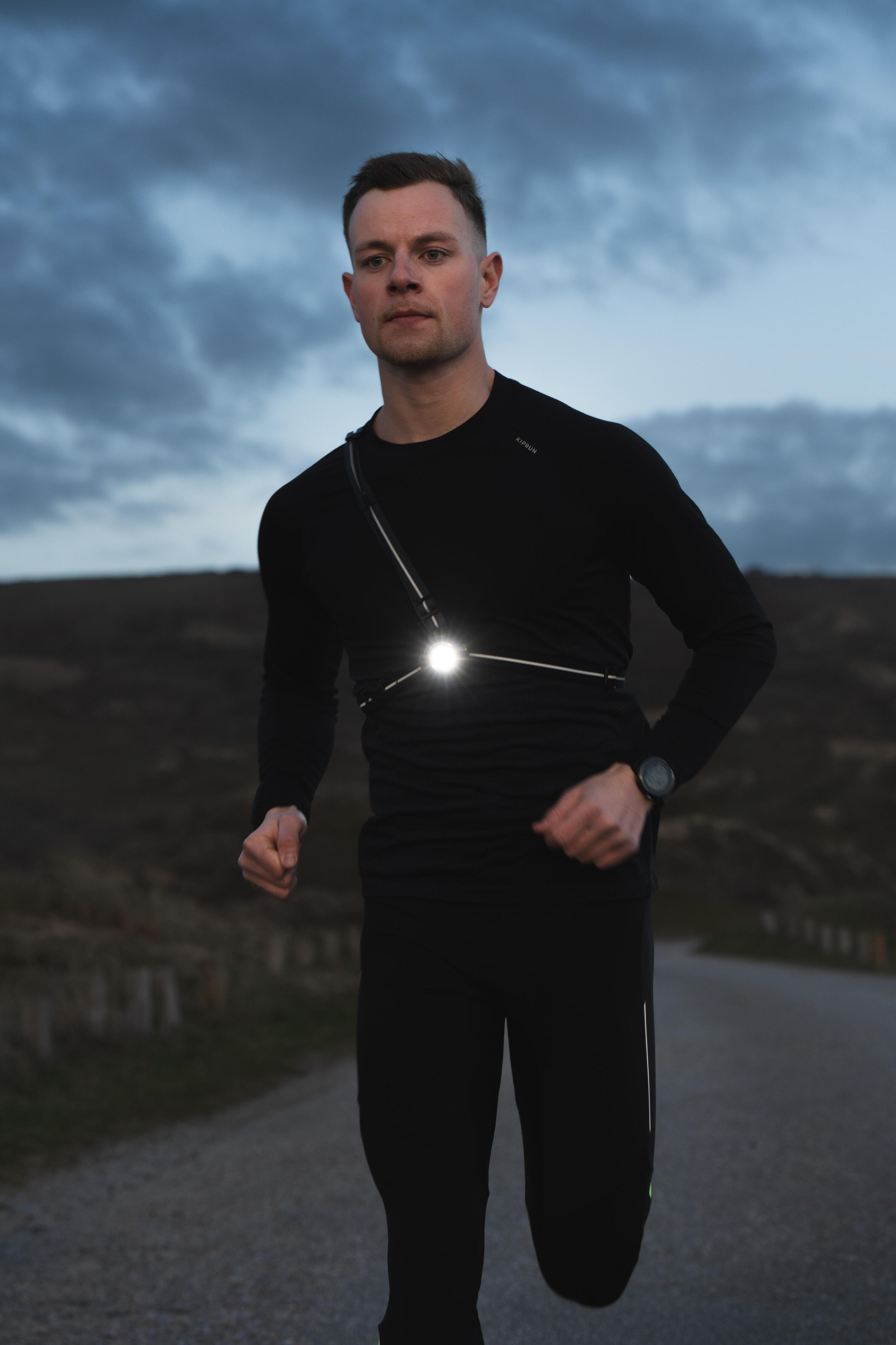 LANTERNA DE CORRIDA PEITORAL RUN LIGHT 250 FW19 Preto 15/21