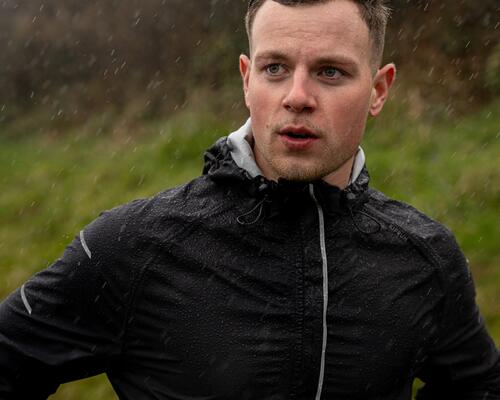 Courir_sous_la_pluie