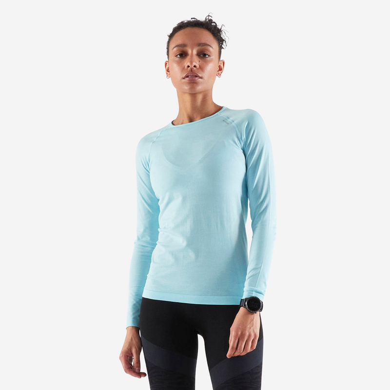 T SHIRT RUNNING MANCHES LONGUES FEMME RESPIRANT KIPRUN SKINCARE LIGHT BLEU CLAIR pour les clubs et collectivites Decathlon Pro
