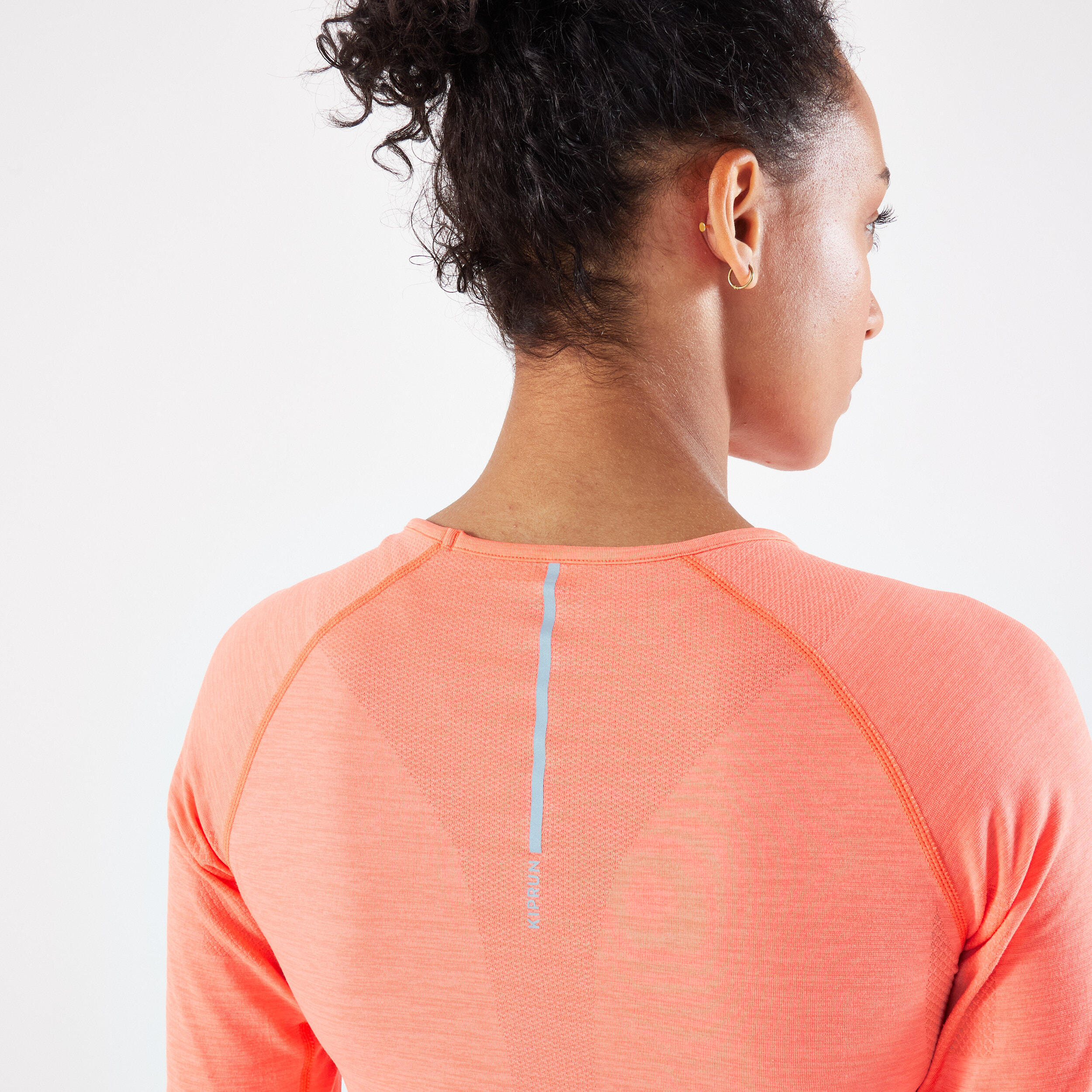 CAMISETA RUNNING MANGA LARGA MUJER TRANSPIRABLE KIPRUN SKINCARE LIGHT CORAL  6/10