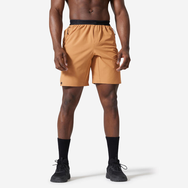 Pantaloncini uomo fitness traspiranti con tasche nocciola