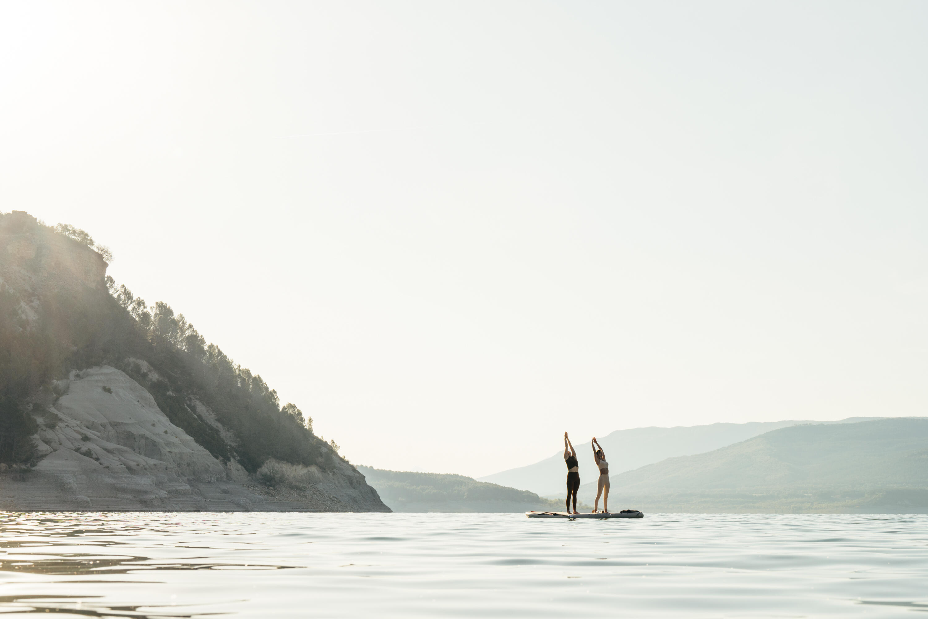 INFLATABLE YOGA STAND-UP PADDLEBOARD 2/27