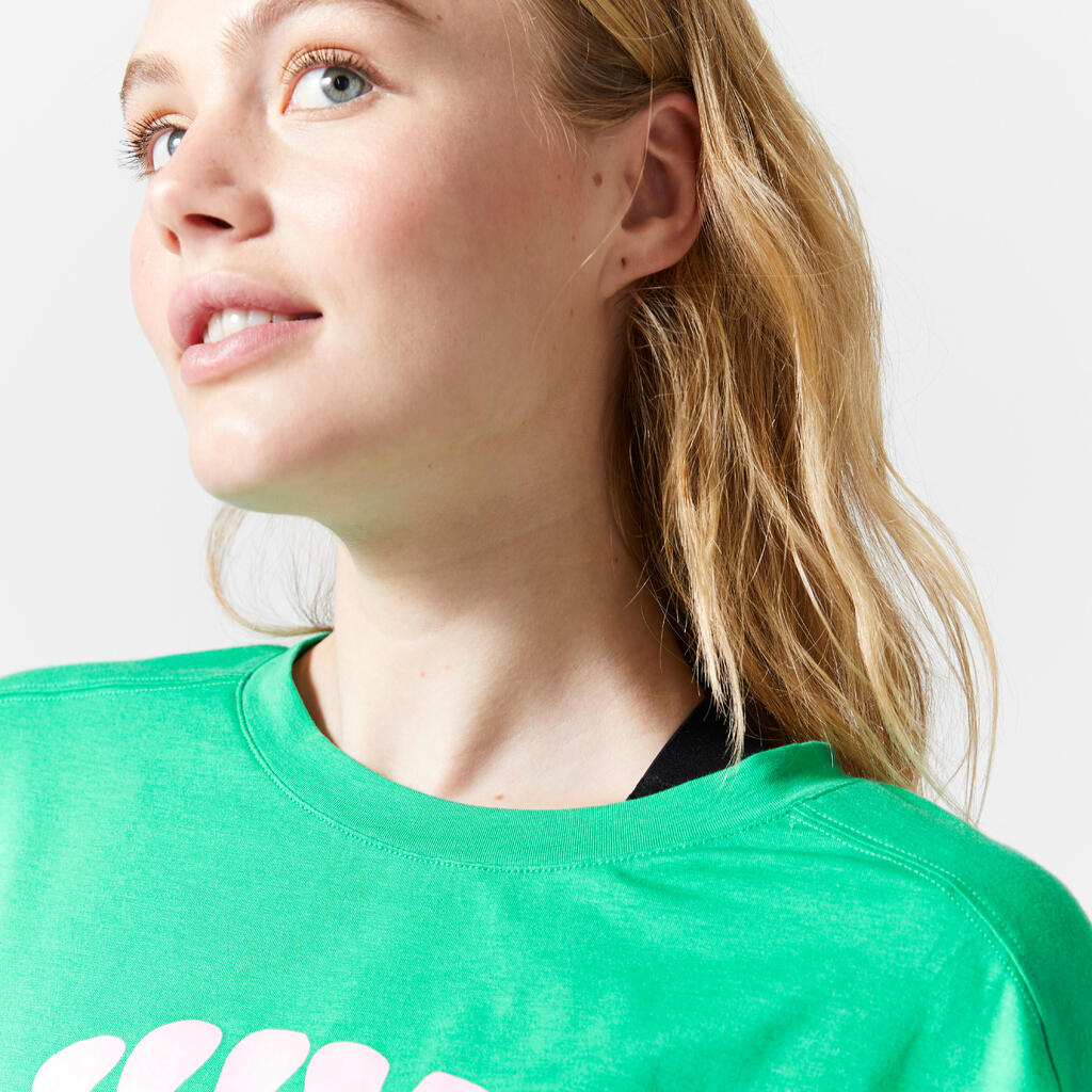 Majica kratkih rukava za fitness 520 širokog kroja ženska zelena s printom