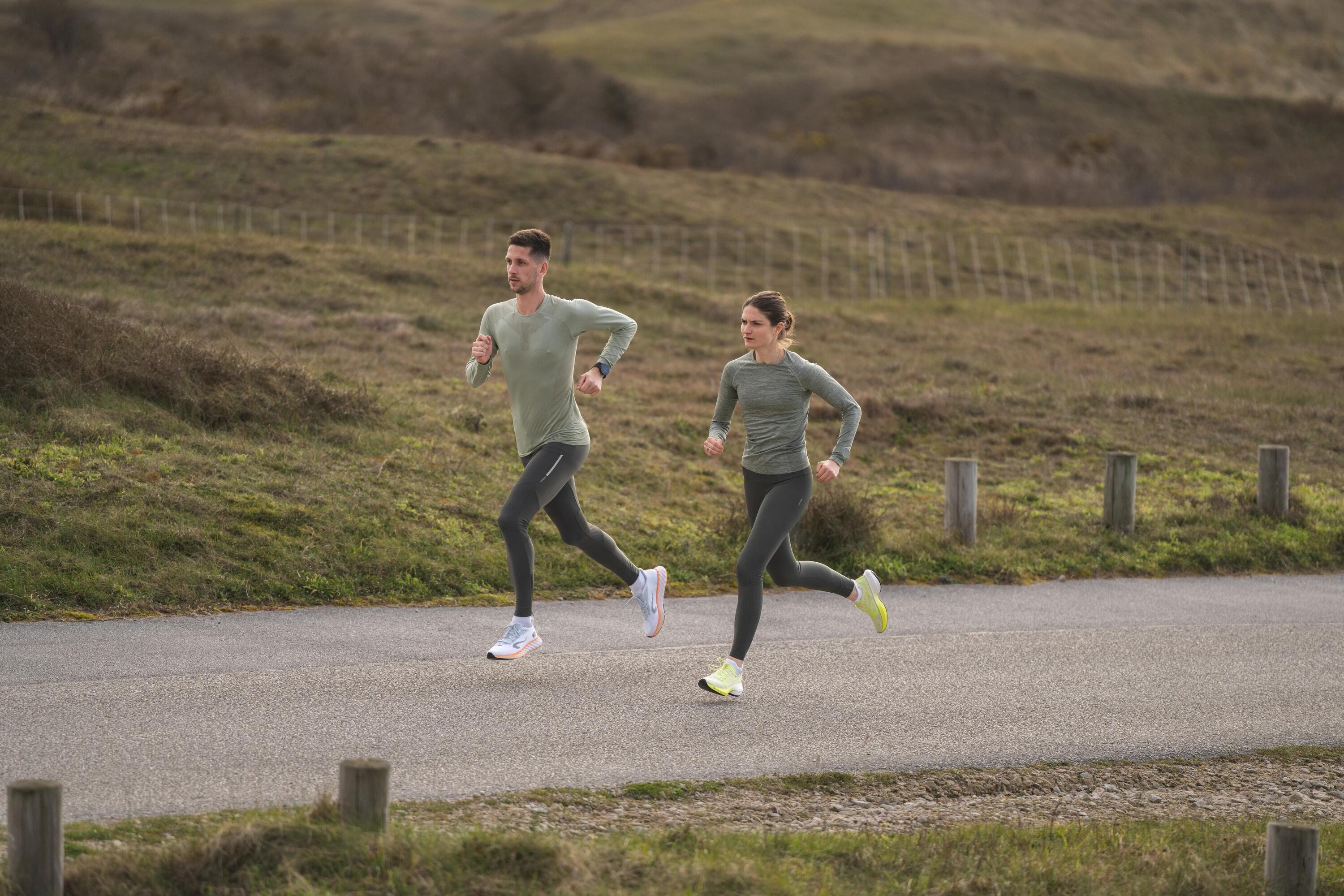 WOMEN'S BREATHABLE LONG-SLEEVED KIPRUN SKINCARE LIGHT RUNNING T-SHIRT - KHAKI 8/11