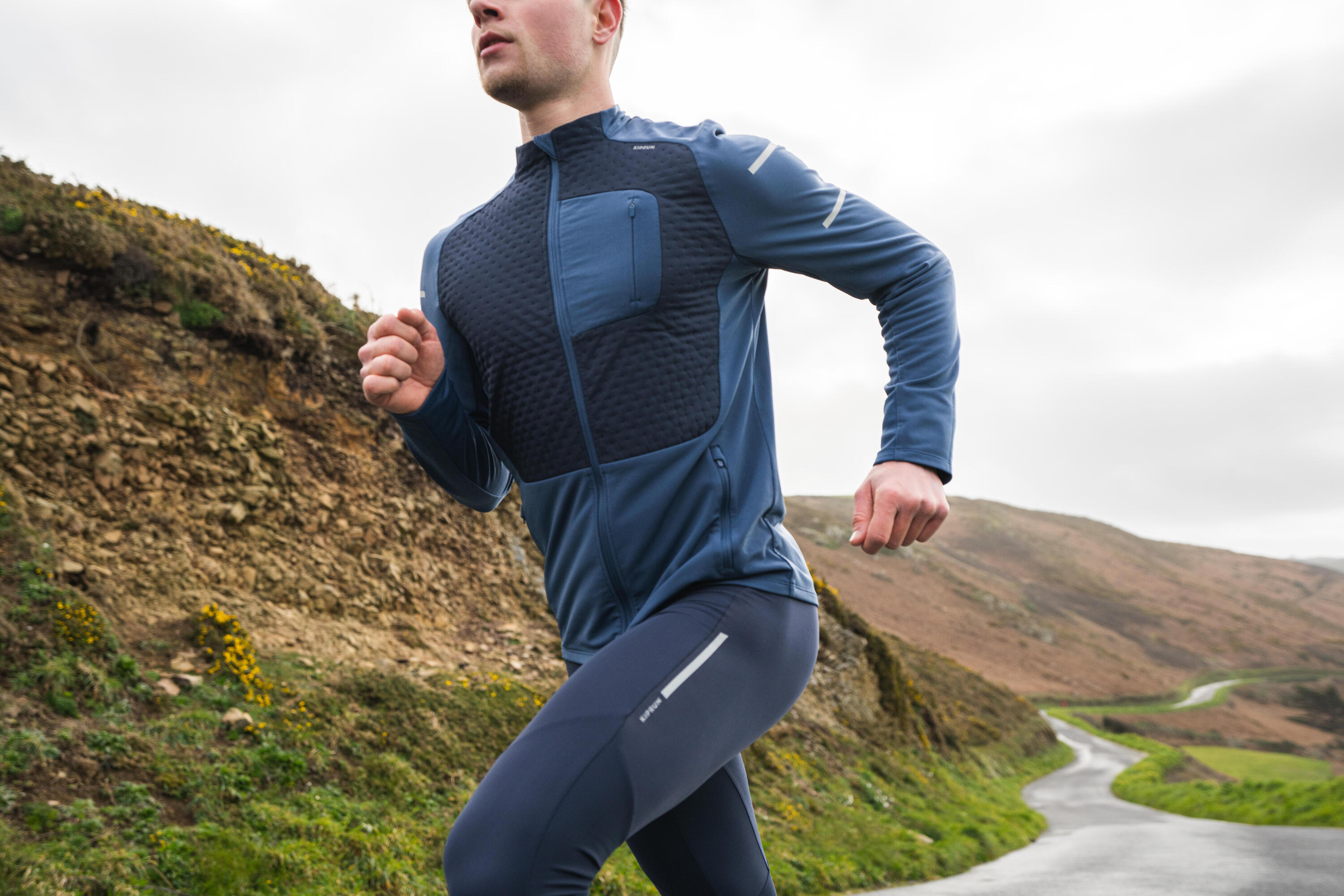 Laufjacke Herren - Run 900 Warm blau 10/13