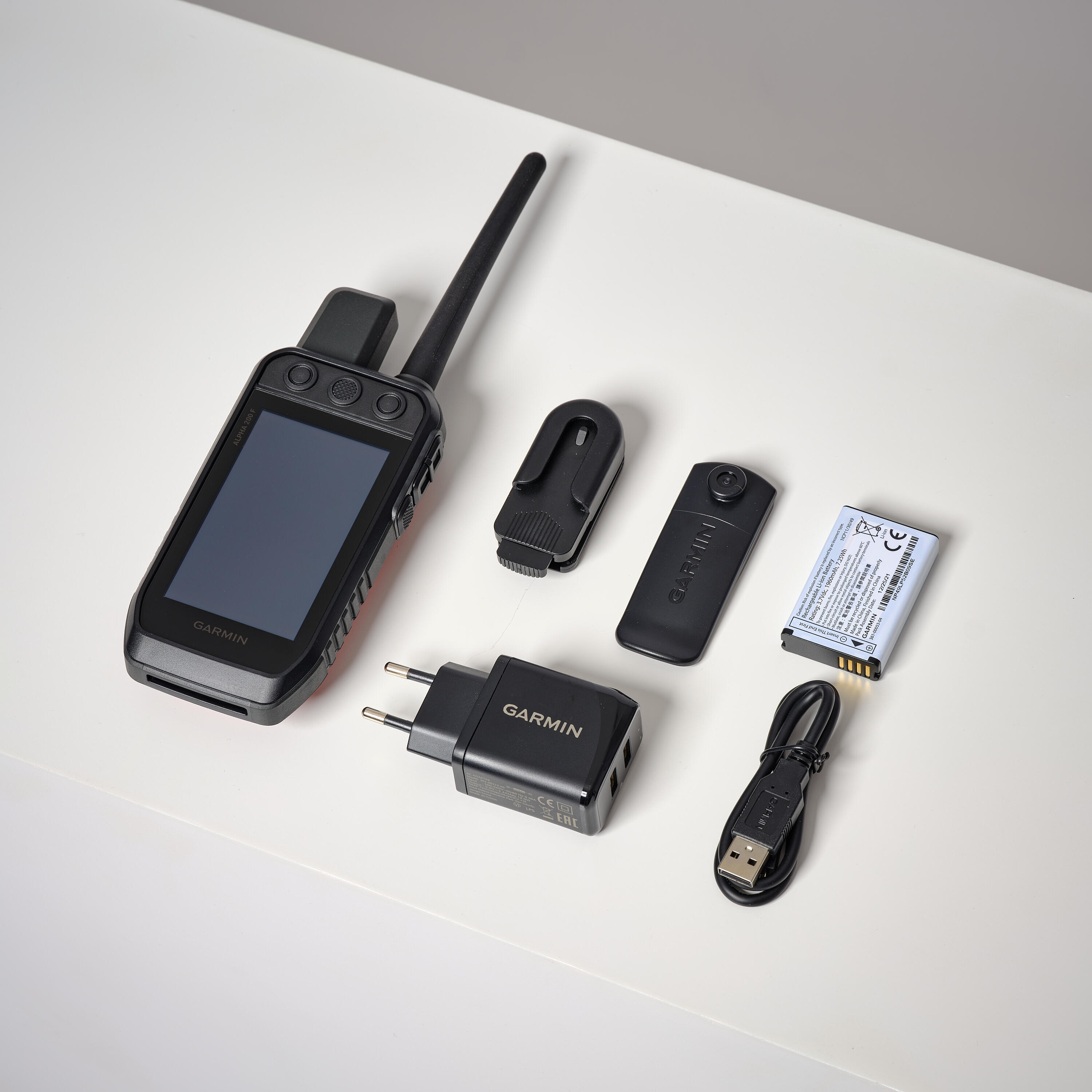 Výcvikový a vyhledávací obojek Garmin Alpha 200 TT25 s dálkovým ovládáním 9/9