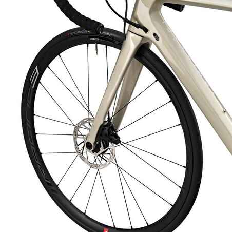 Moteriškas plento dviratis „EDR CF SRAM Rival AXS Power Meter“, lino spalvos