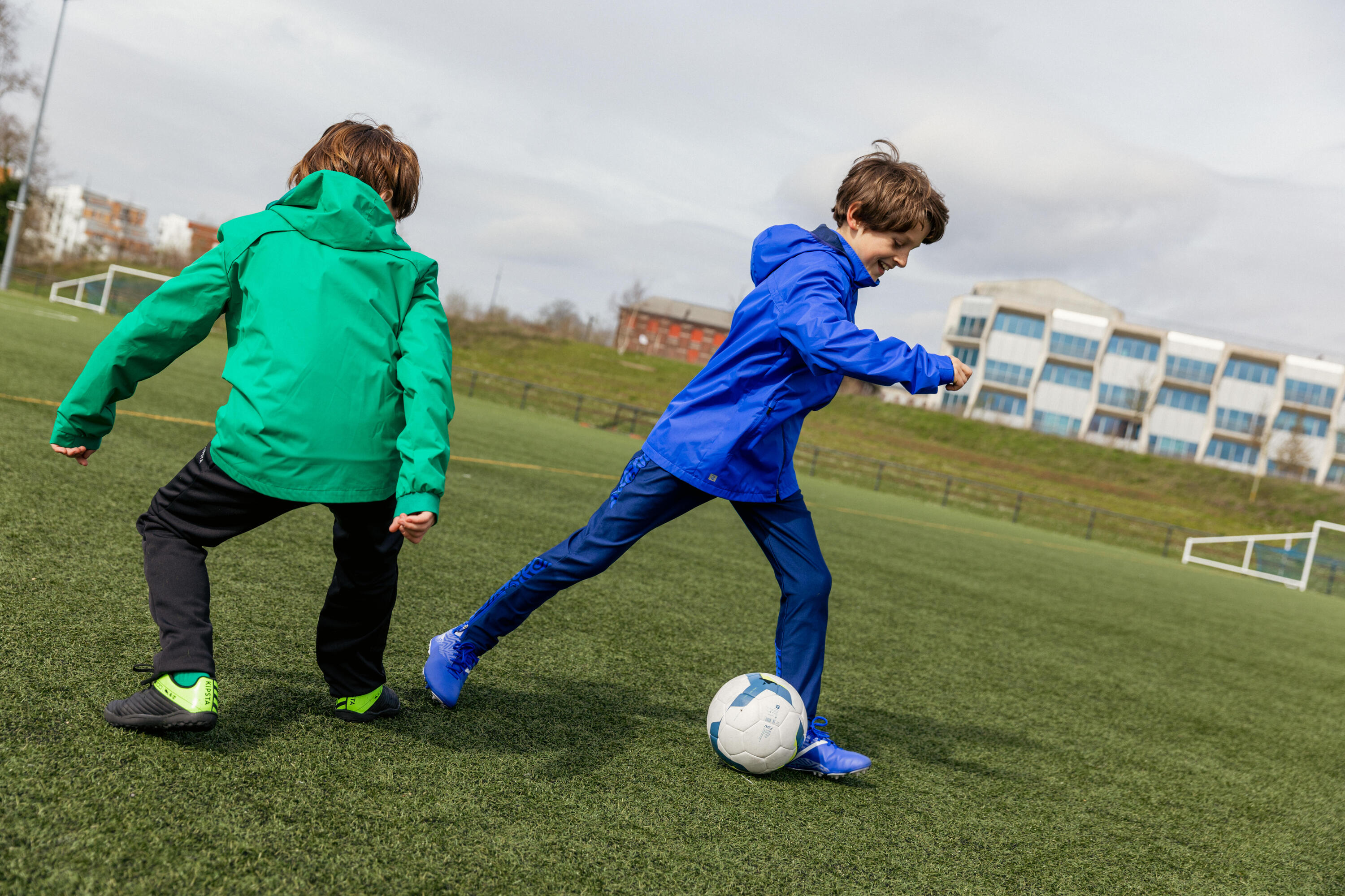 Chaqueta impermeable de fútbol niño, Viralto Club azul 14/17