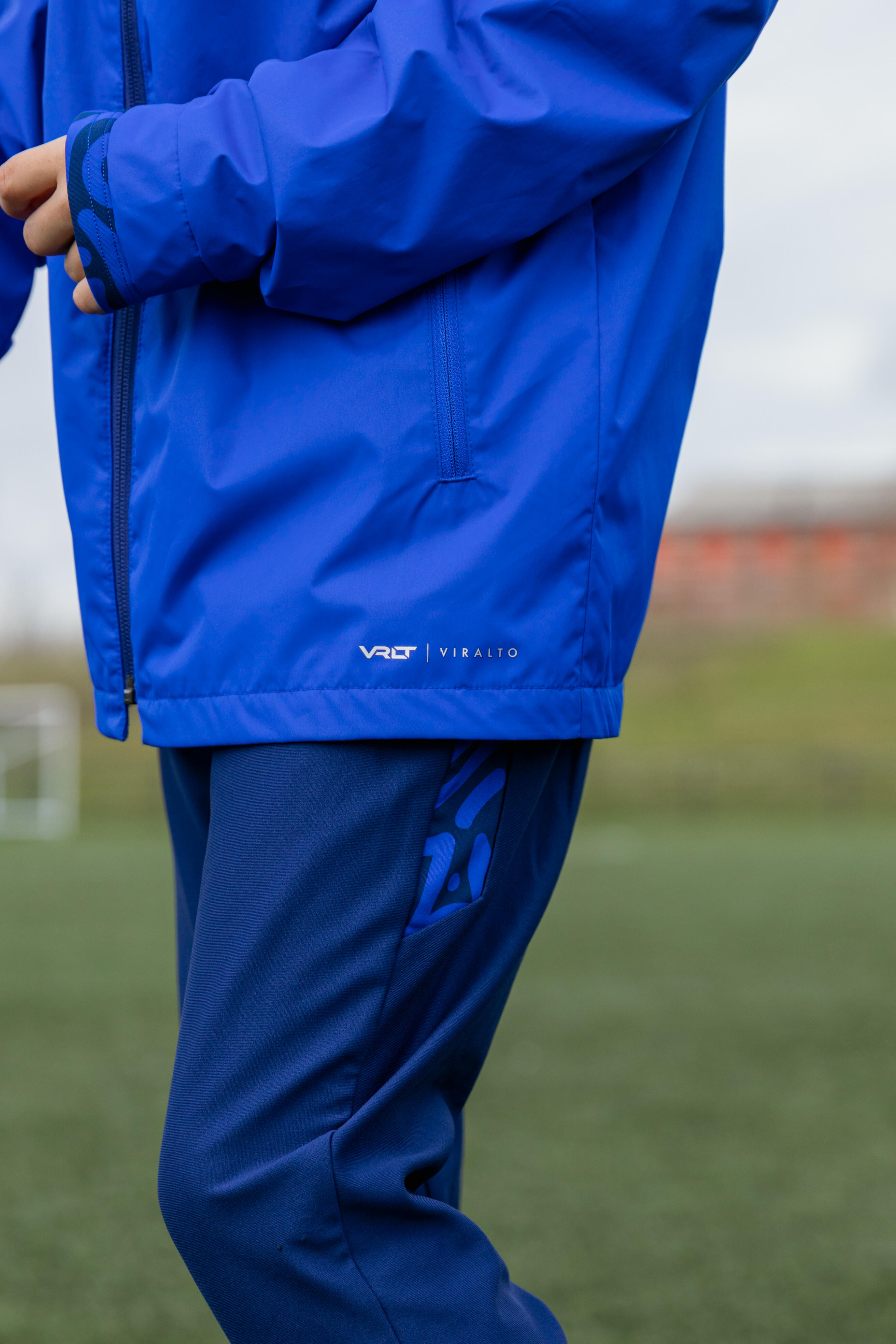 Chaqueta impermeable de fútbol niño, Viralto Club azul 11/17