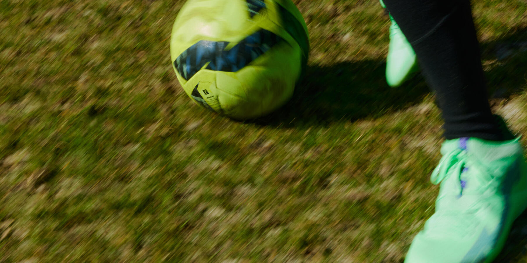 Come-scegliere-il-pallone-da-calcio-accademico