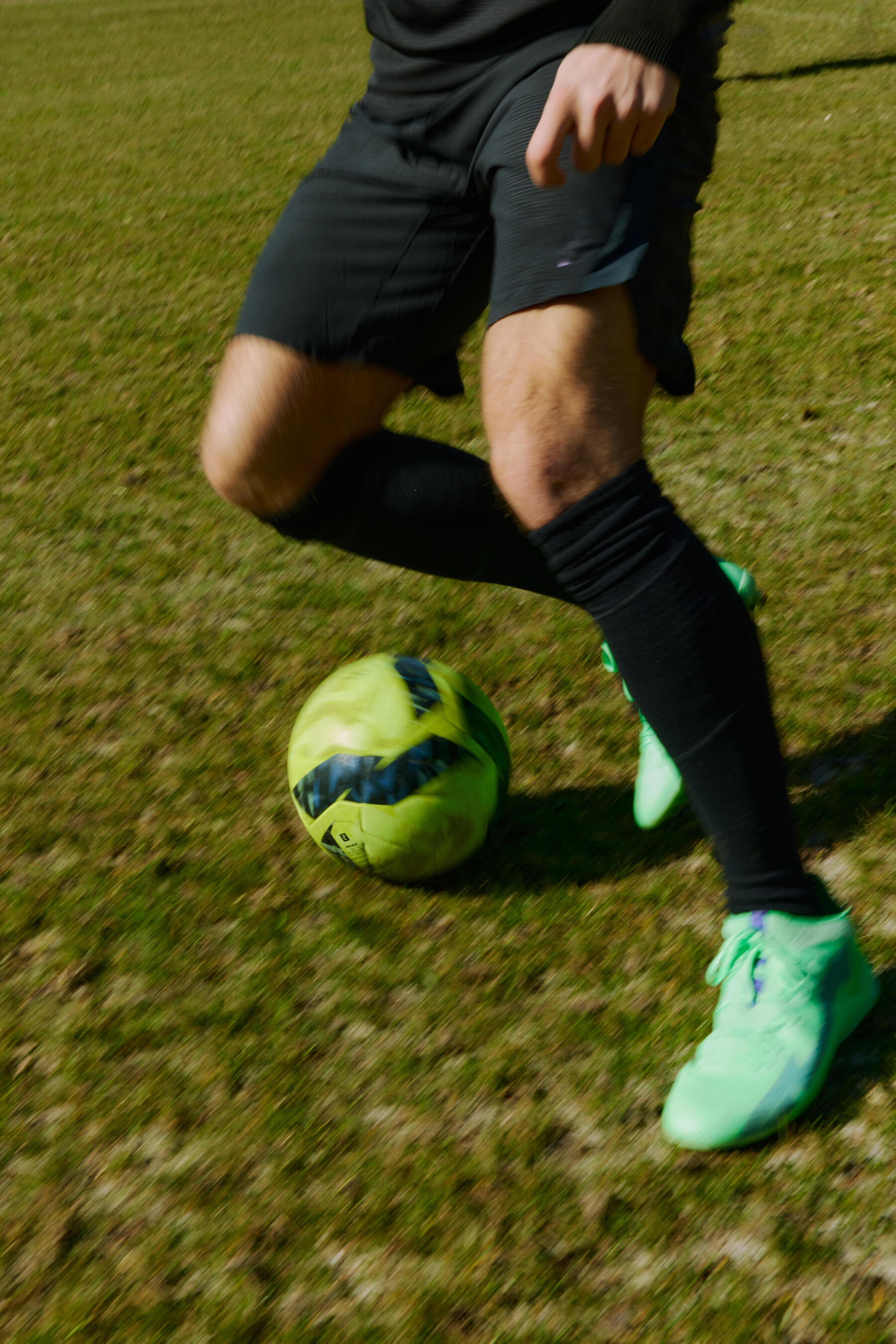 Voetbal actie op snelheid