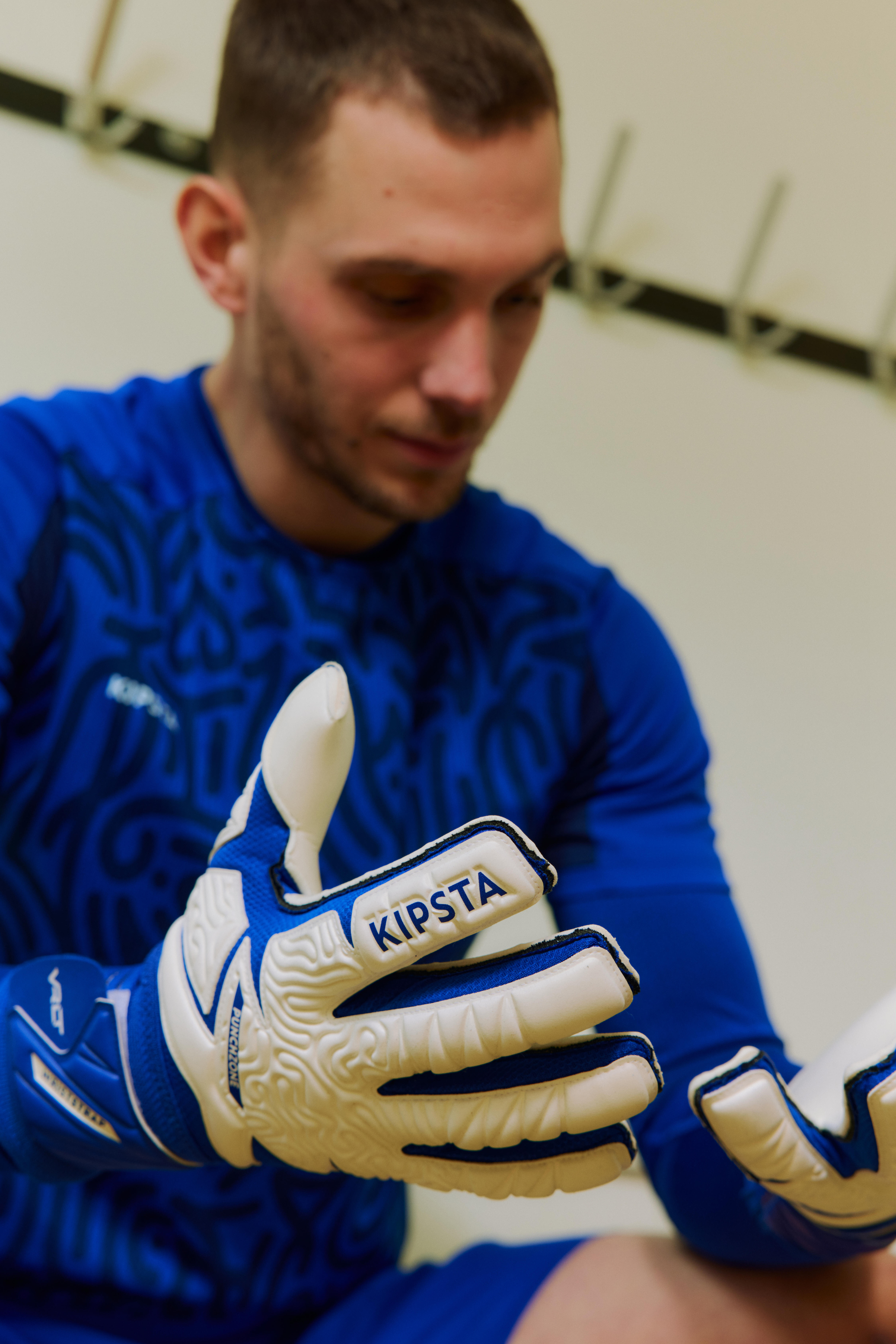 Soccer Goalkeeper Gloves – F 500 Viralto - KIPSTA