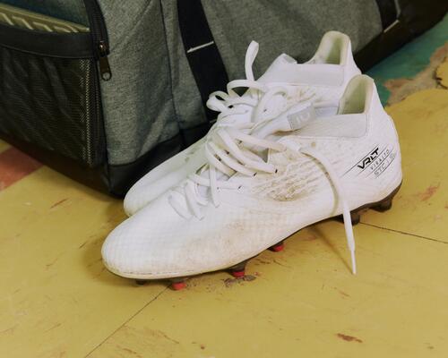 Hoe maak je je voetbalschoenen schoon?