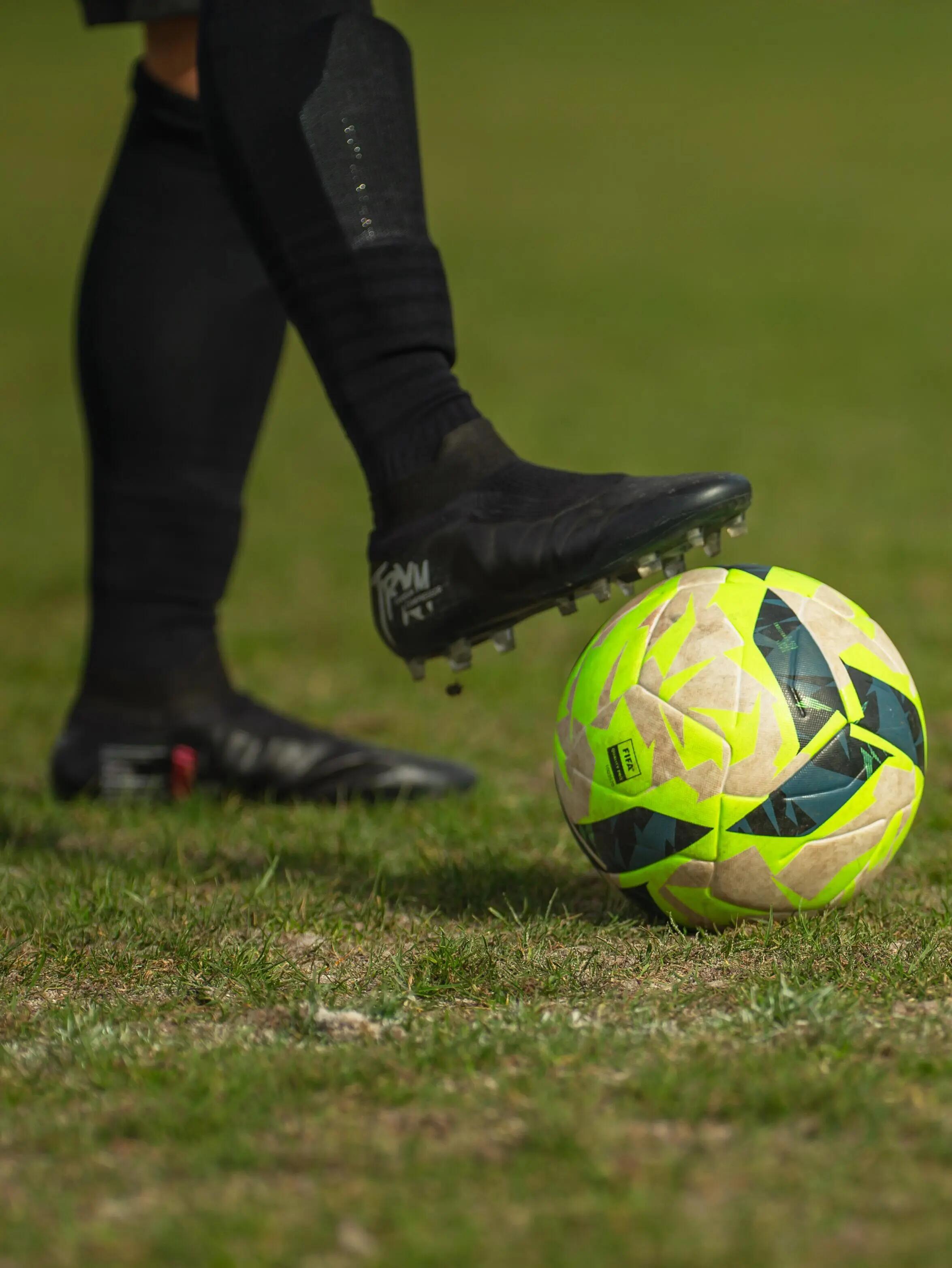 Felnőtt futballcipő - Traxium Compressor FG 27/32