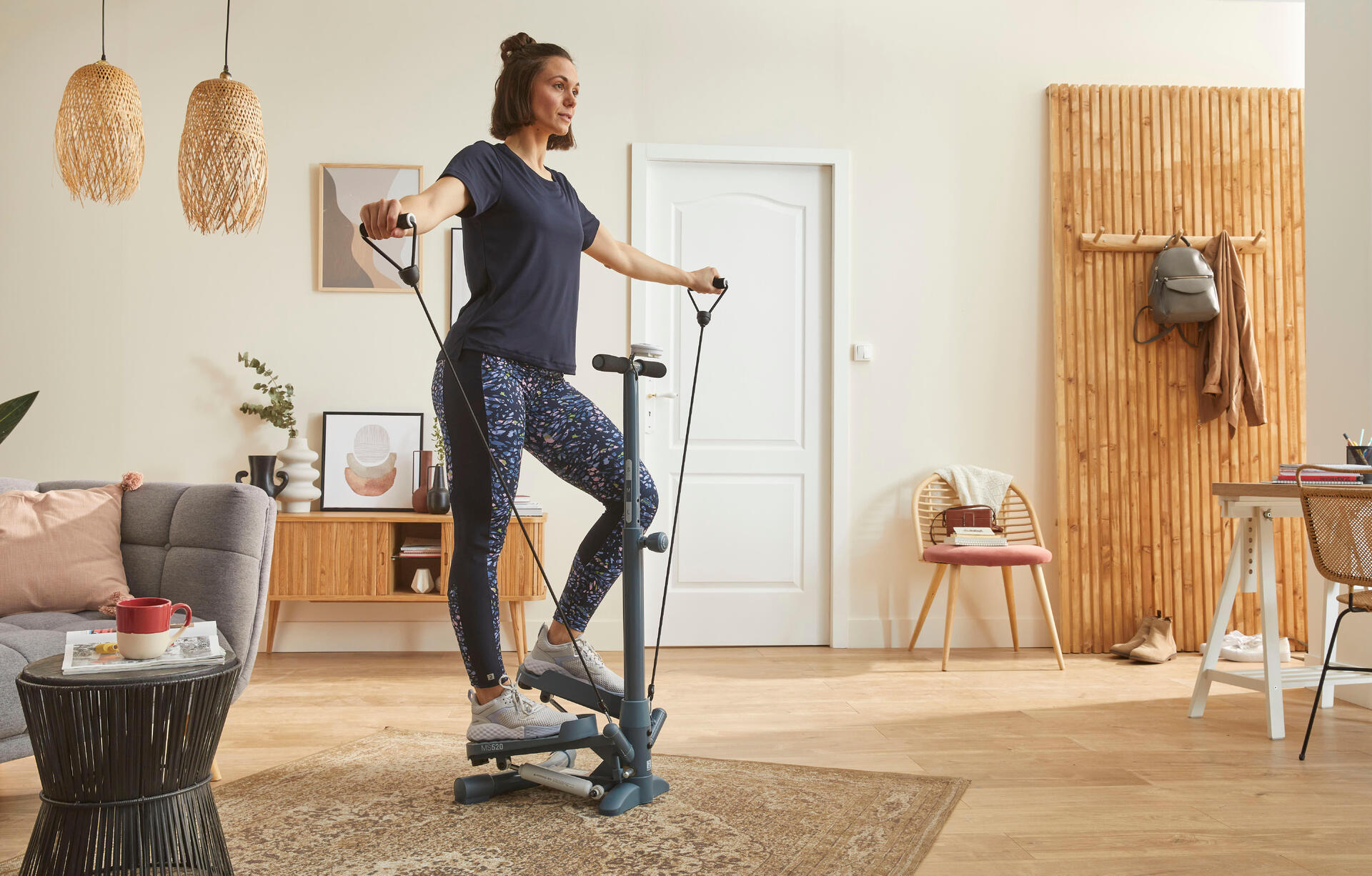 STEPPERUL – CARE SUNT BENEFICIILE + CELE MAI EFICIENTE EXERCIȚII PENTRU SLĂBIT