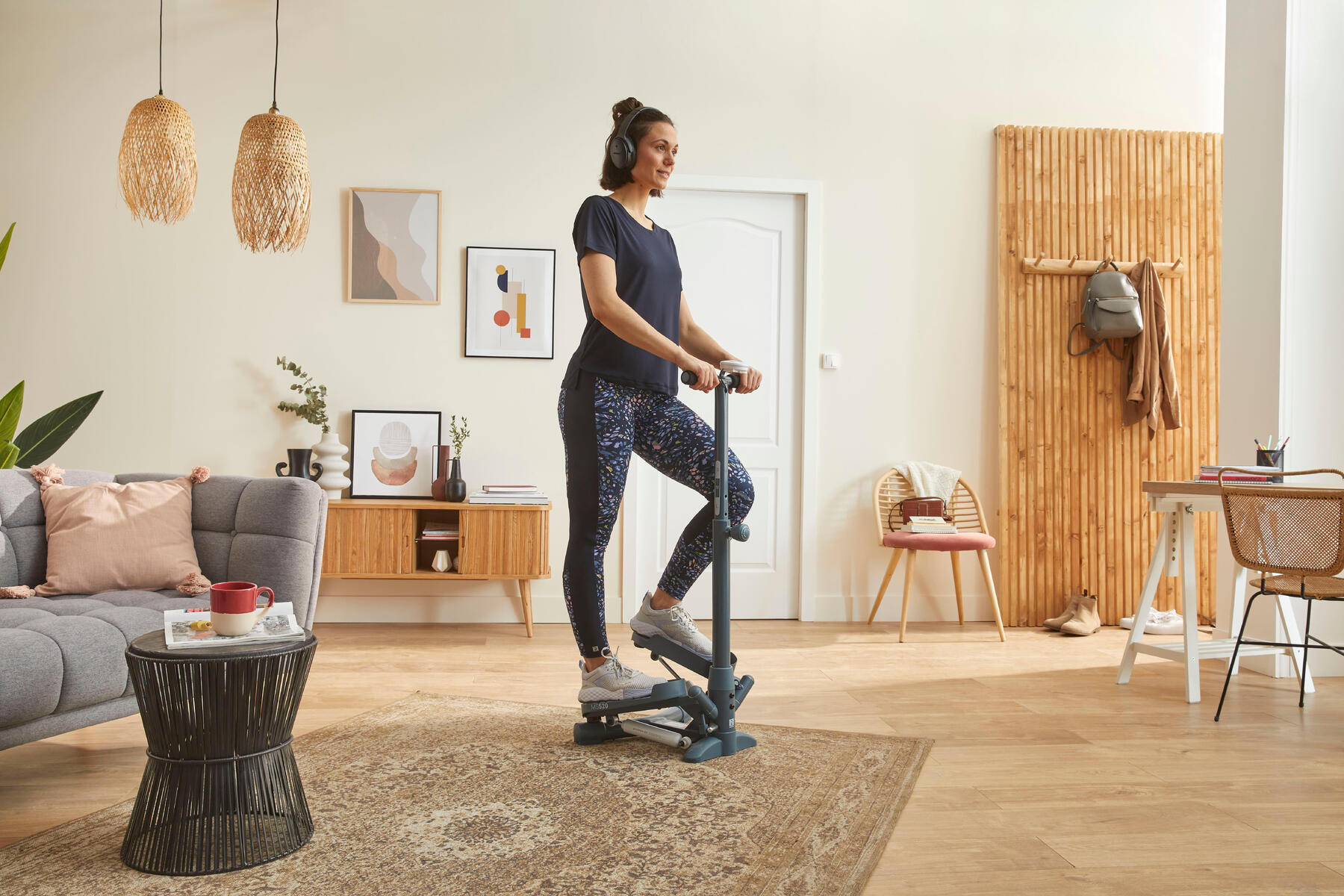 STEPPERUL – CARE SUNT BENEFICIILE + CELE MAI EFICIENTE EXERCIȚII PENTRU SLĂBIT