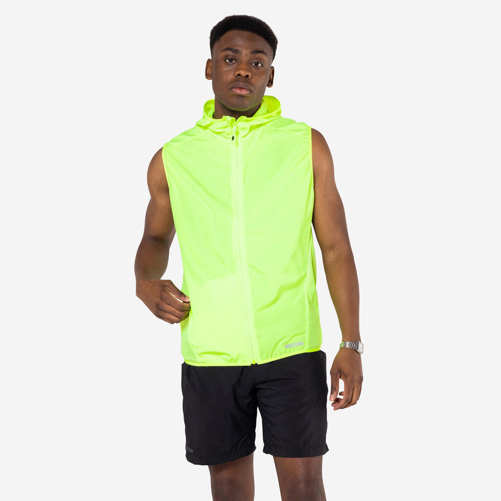 MEN'S RUN 100 HIGH-VISIBILITY SLEEVELESS WINDPROOF JACKET