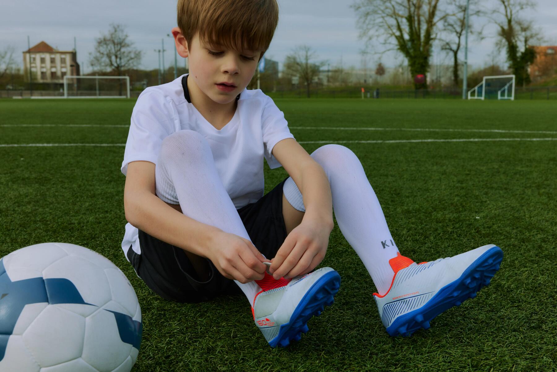 comment choisir des chaussures de football pour enfant