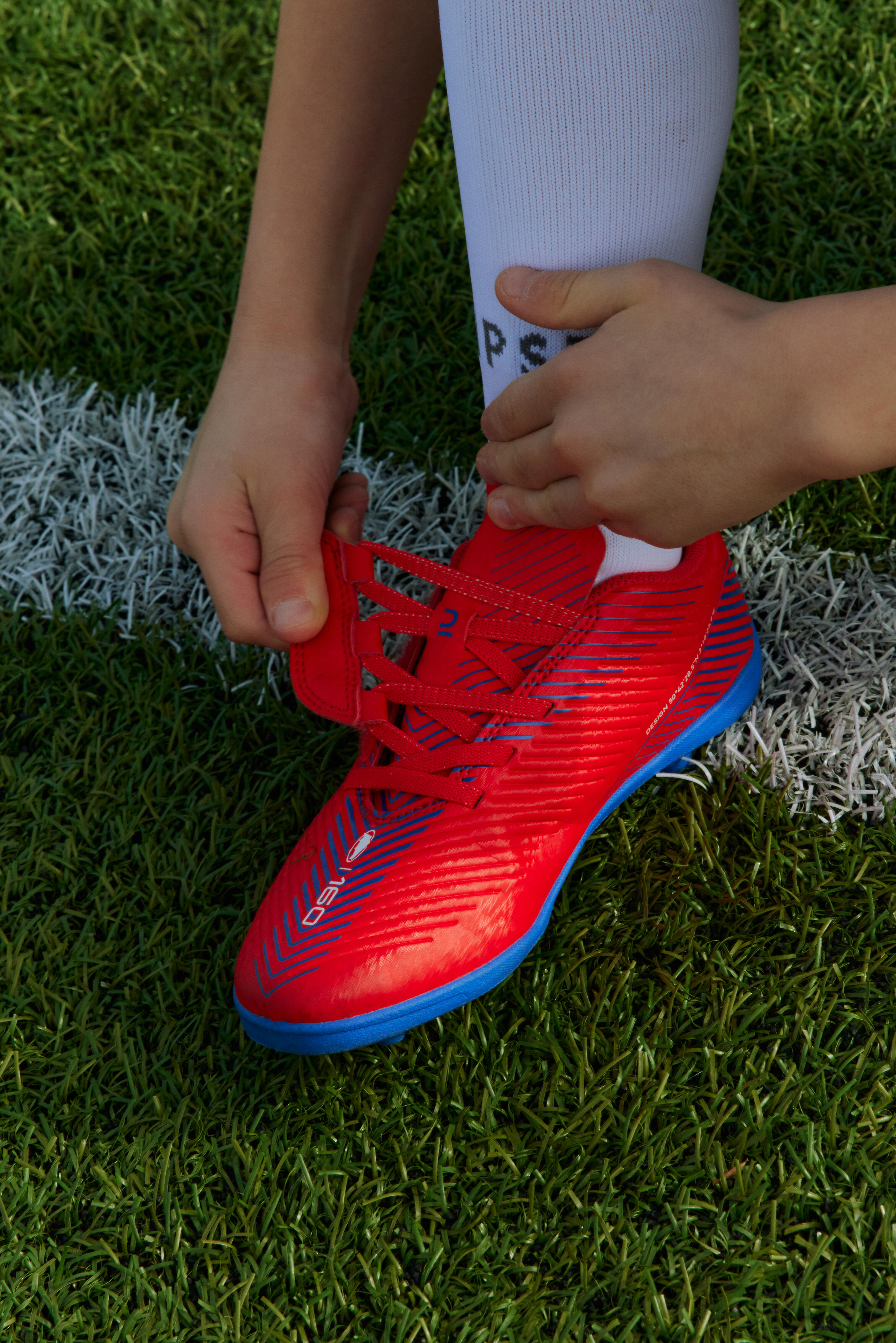 Kids' Hook and Loop Soccer Cleats, 160 MG Easy - KIPSTA
