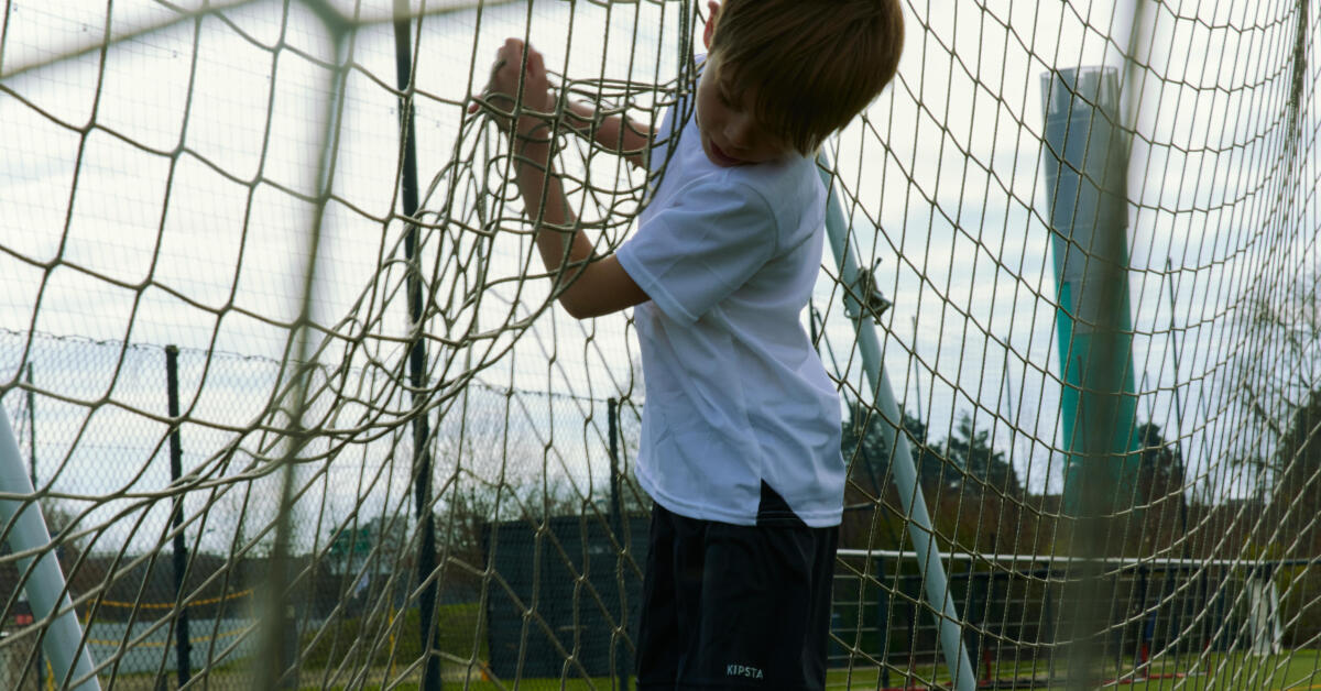 Motiver un enfant à jouer au football en hiver