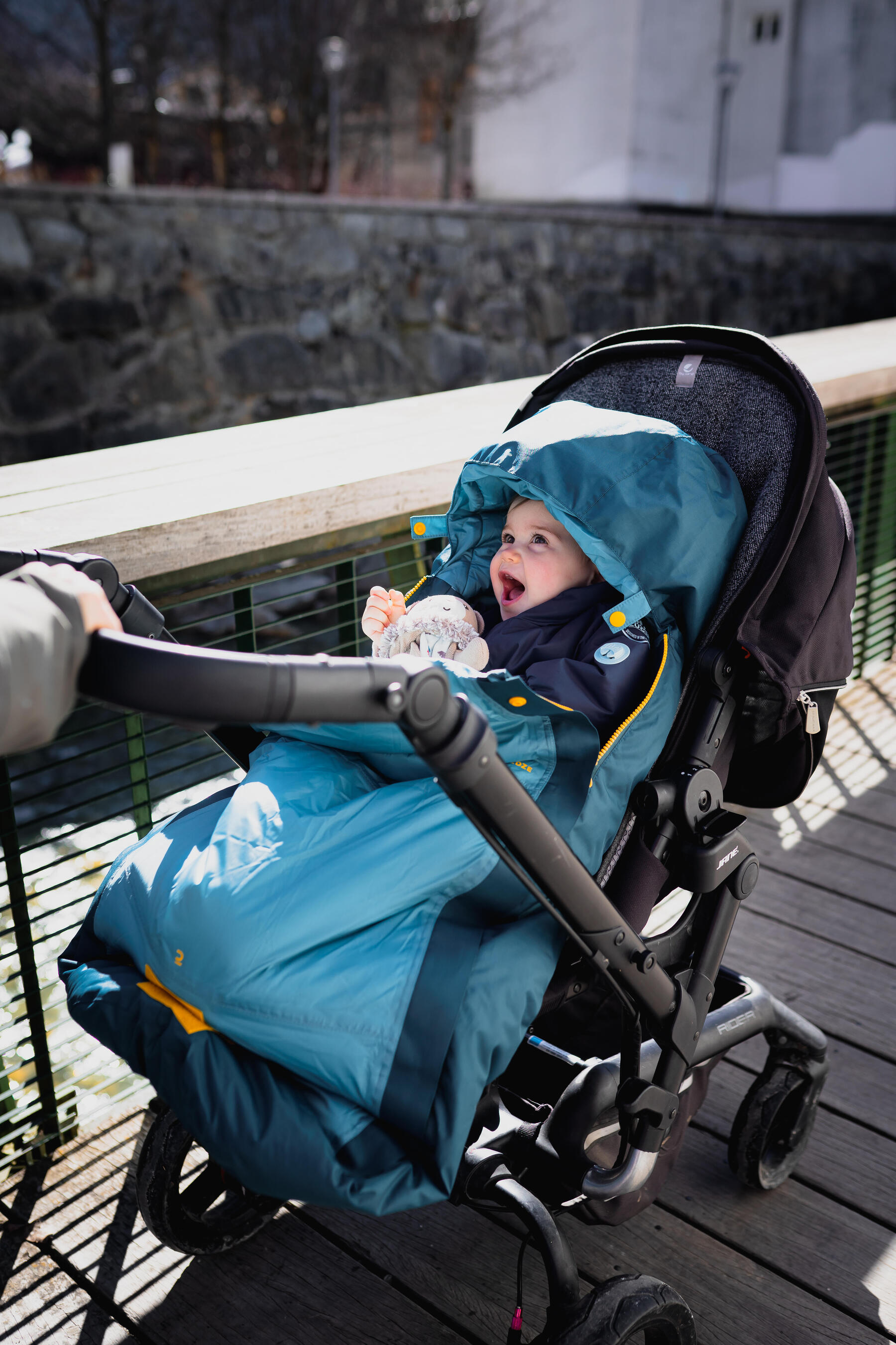 Comment j'habille mon bébé pour l'hiver et la neige ?