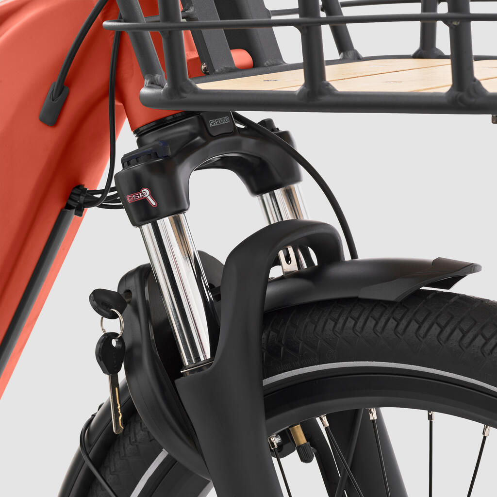 Nákladný elektrický bicykel Longtail R500E s držiakom nákladu vzadu červený