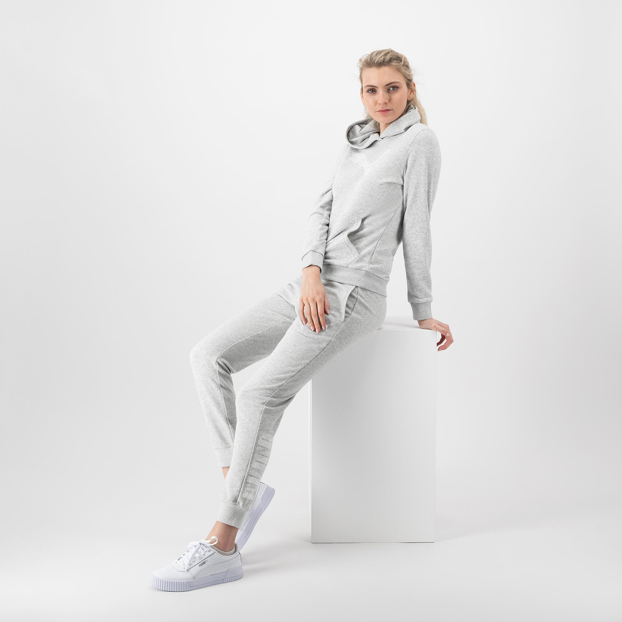 Felpa donna fitness Puma con cappuccio misto cotone grigia 2/7