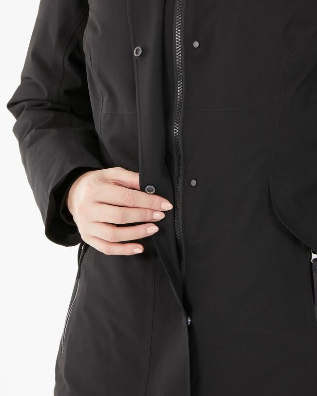 Ausschnitt einer Wanderjacke 