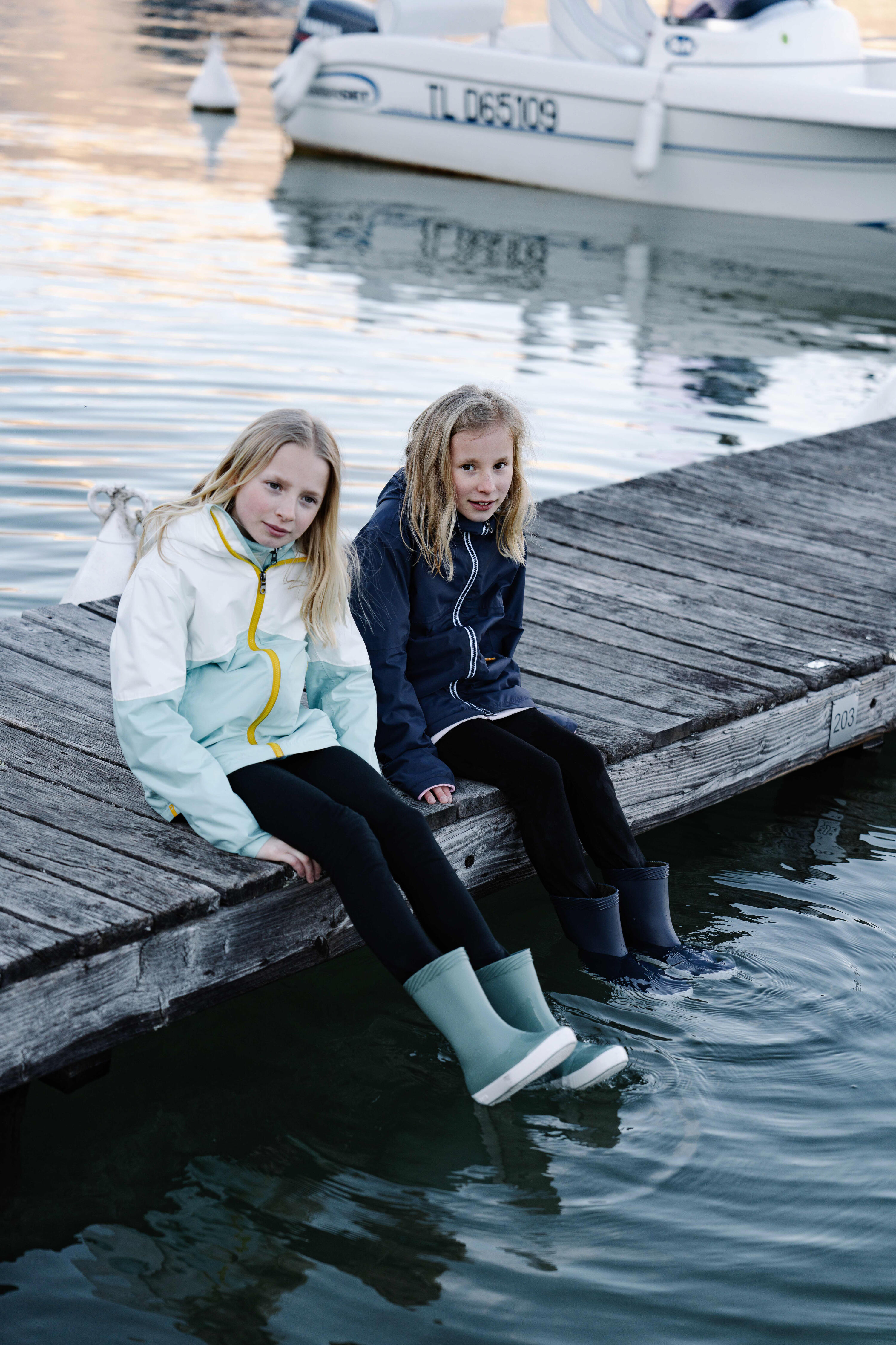 Giacca vela bambino SAILING 100 impermeabile bianco-azzurro 10/13