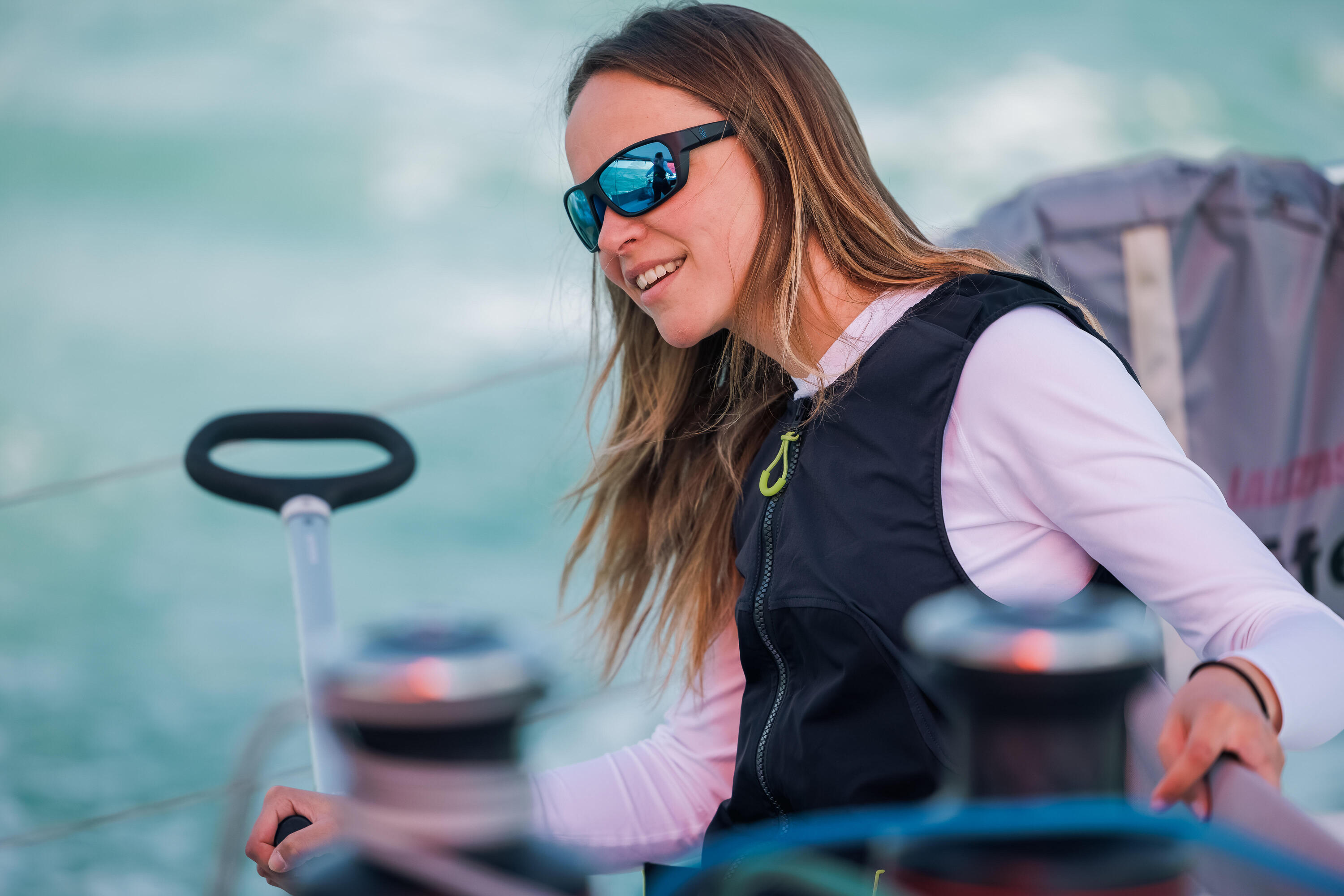Camiseta Protección Solar Mujer Manga Larga Sailing 500 Blanco 10/10