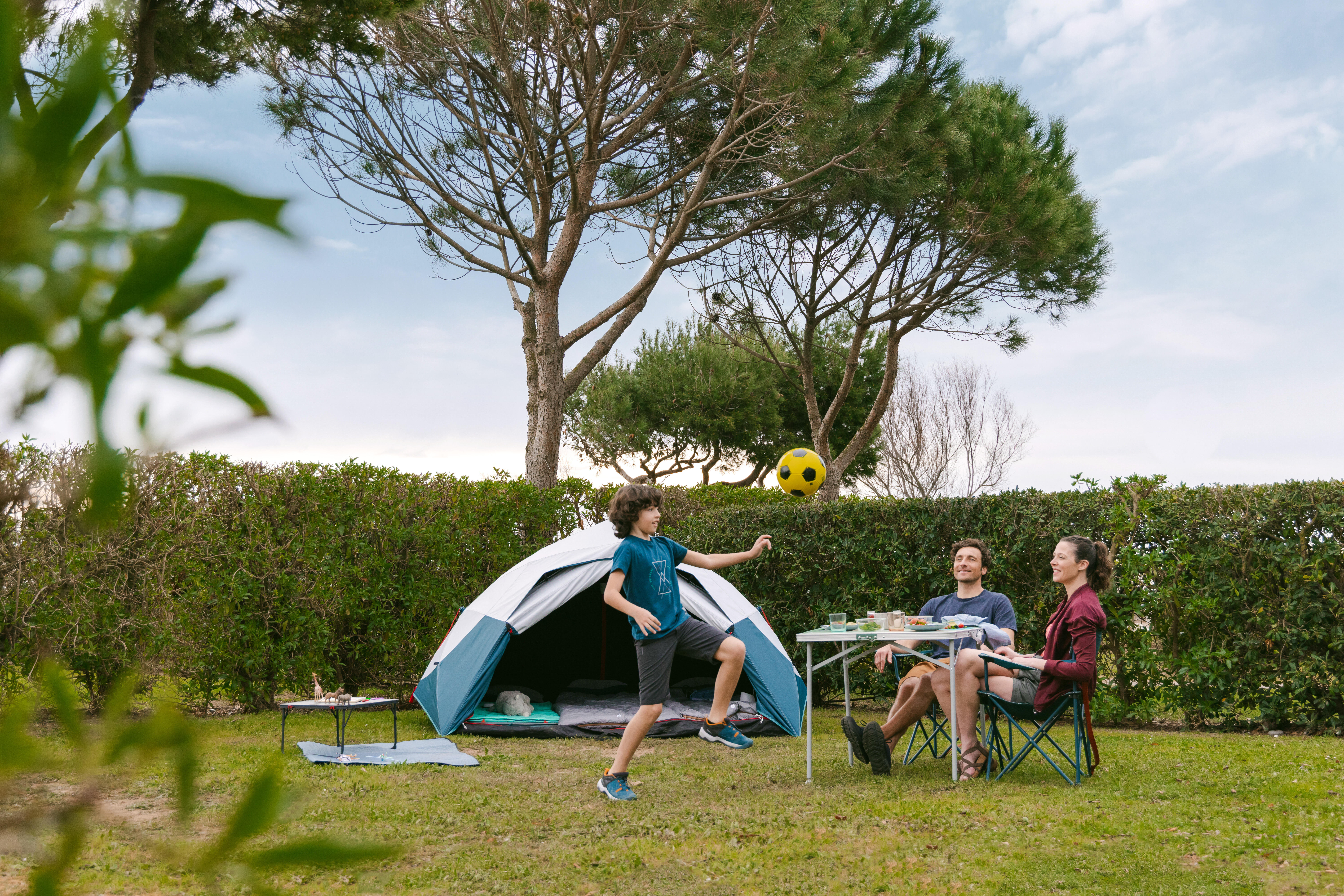 3-Person Camping Tent, 2 Seconds Easy Fresh & Black - QUECHUA