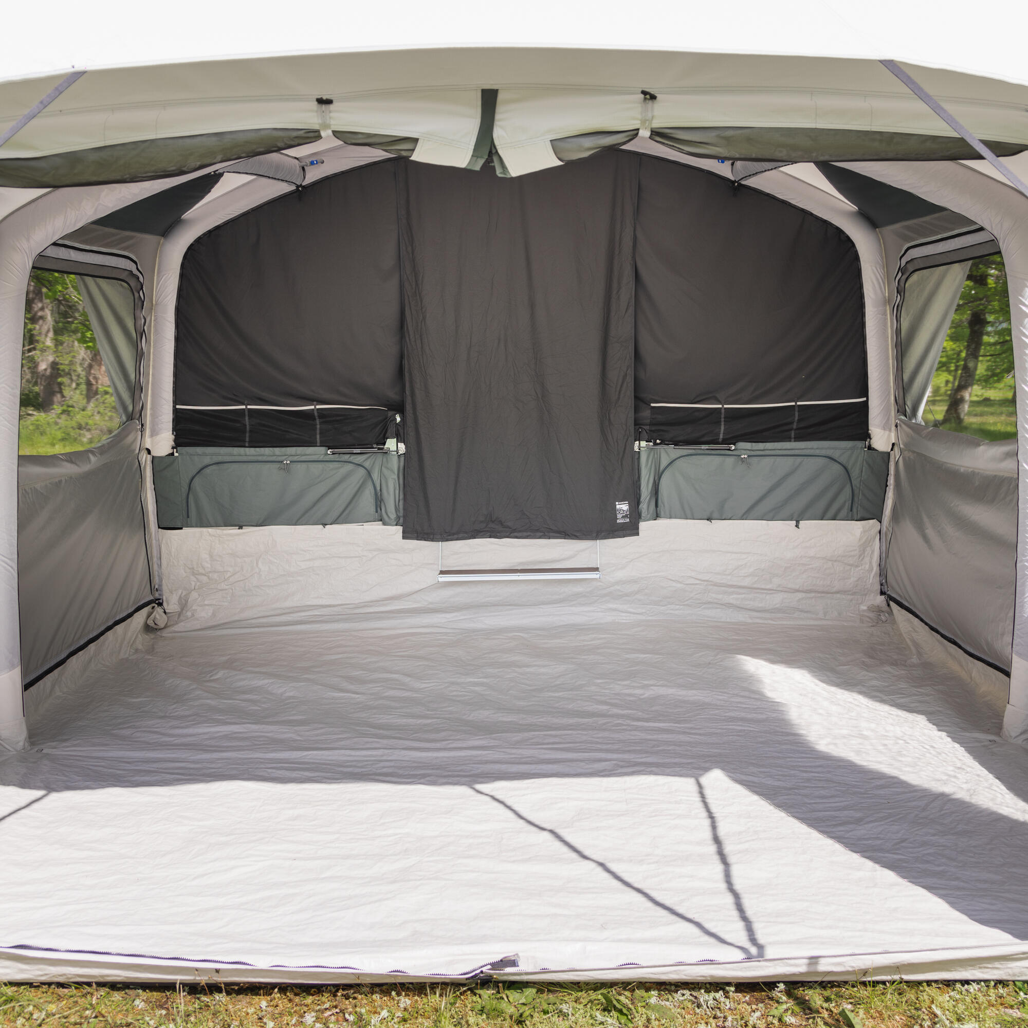 Trailer top air tent